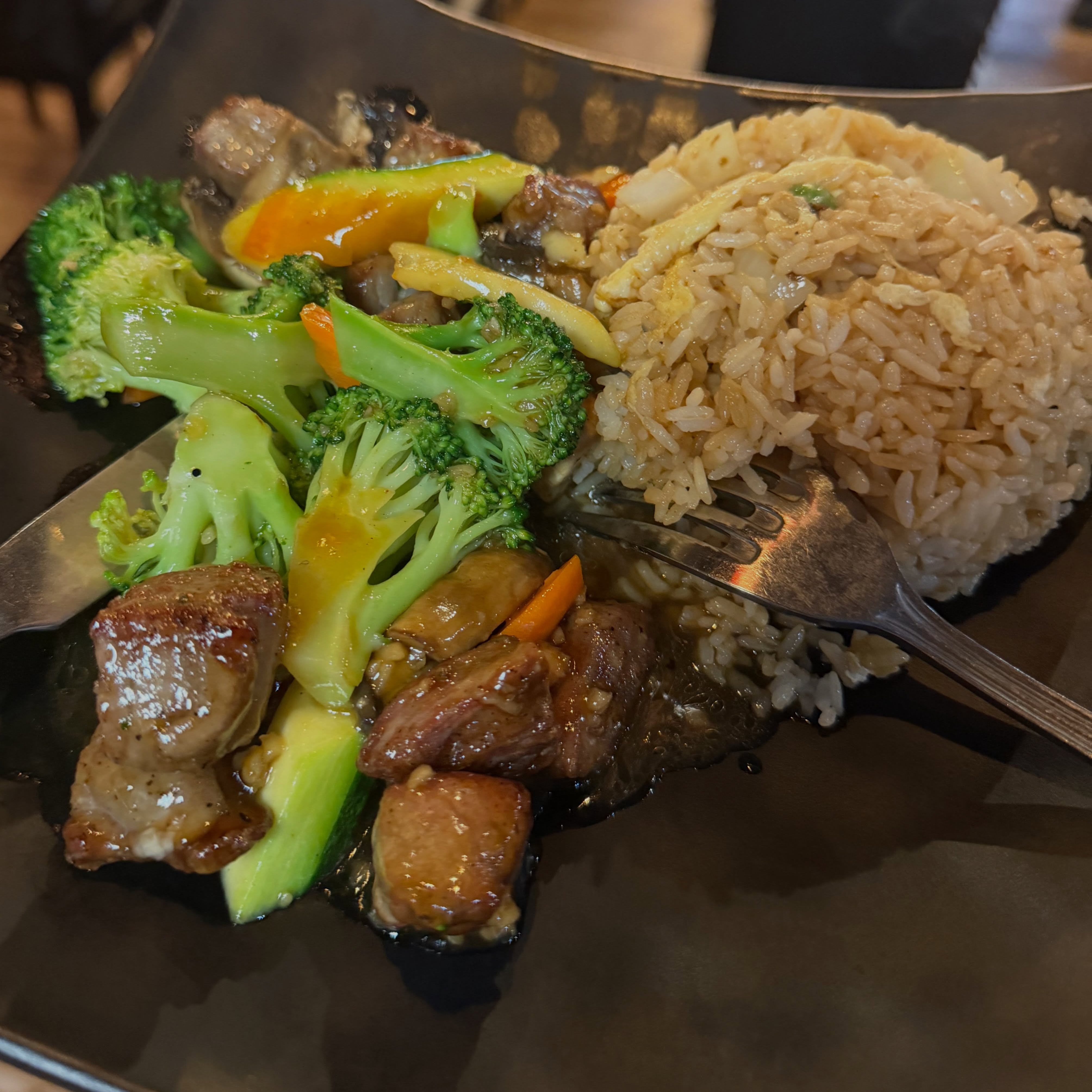 Juicy and tender hibachi steak,cooked just the way you like it and don’t forget to ask for our yumyum sauce to pair with it!
