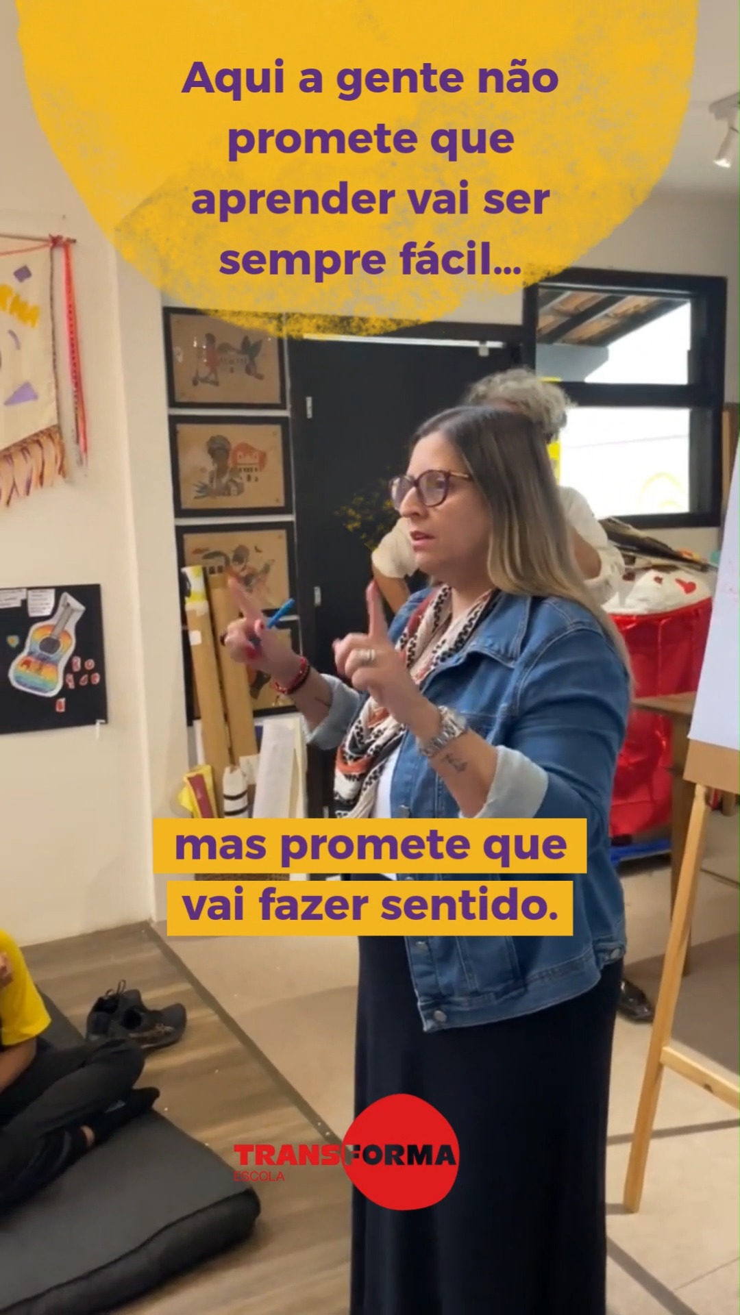 Aprender nem sempre é simples.
Às vezes exige tempo, tentativa, erro, dúvida, insistência e até mudar de ideia no caminho.
O que a gente busca é que esse processo tenha propósito.
Que o estudante entenda por que está aprendendo, consiga relacionar o conhecimento com o mundo e perceba sentido no que constrói.
Porque aprender pode dar trabalho. Mas não precisa parecer vazio.
#TransFormaEscola #AprendizagemSignificativa #EducaçãoIntegral #ProtagonismoEstudantil #RecreioDosBandeirantes