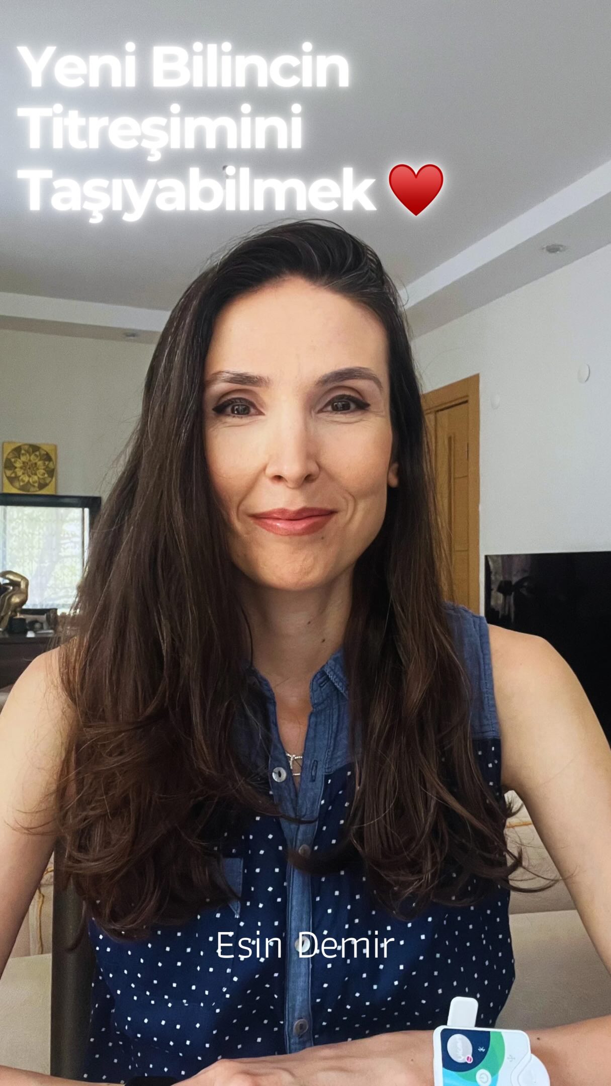 Yeni Bilincin Titreşimini Taşıyabilmek ♥️
Farkındalık sohbetimizden bir kesit sizlerle 🔅
⚠️ Yasal Uyarı: Bu içerikteki ifadeler, ruhsallık perspektifinden ele alınan kişisel değerlendirme ve deneyim paylaşımlarıdır. Bilimsel veya tıbbi bir öneri, sağlık/tedavi iddiası ya da kesin sonuç vaadi içermez.
Sevgiyle,
Esin 💛