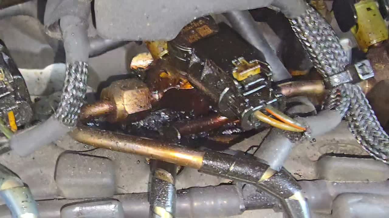 BUBBLES DARLING!! 😂🫧
There shouldn't be bubbles here! Unfortunately this was missed by two companies before me, it is often just as important to do a quick under bonnet visual check as it is to do the code read.
Though to be fair, there was no fuelling error fault codes or a 'chuffing' noise.
#Diagnostics #MobileMechanic #DieselLeak #InjectorSeal #Fe.aleMechanic #CodeReading #Diesel #Ford #Acle #GreatYarmouth #Norwich #Lowestoft #Norfolk #Suffolk