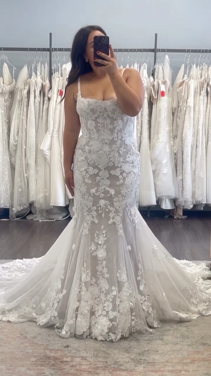 1767 ✨ A modern yet romantic gown for any bride!
Book an appointment to try her on- 🔗 in bio to book!
#jaimebridal #downtownpleasanton #martinaliana #martinabride #weddingdressinspo