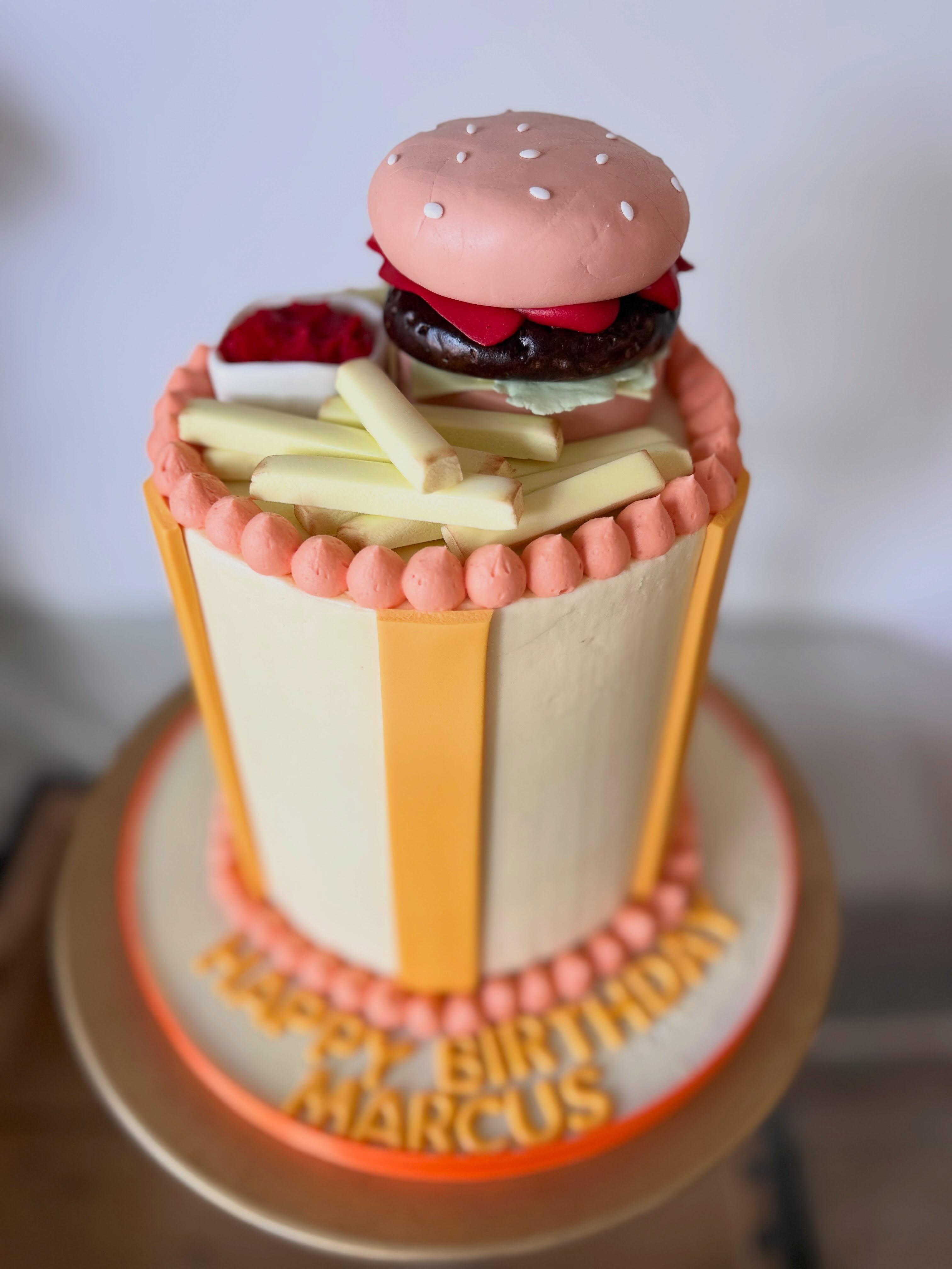 Who said your favourite takeaway has to be savoury?
This bespoke burger and chips cake is bringing BIG fast-food energy.
Complete with burger bun, cheese, lettuce, ketchup and a mountain of chips — except these ones are 100% cake!
Perfect for fast -food lovers
Bespoke cakes made in Birmingham & across the West Midlands
If you’re looking for a bespoke birthday cake in Birmingham, drop me a message! 💌
Would you take a slice of the burger… or go straight for the chips?
#BirminghamCakes #BirminghamCakeMaker #BirminghamCakeMakers #BirminghamBirthdayCakes #BespokeCakesBirmingham