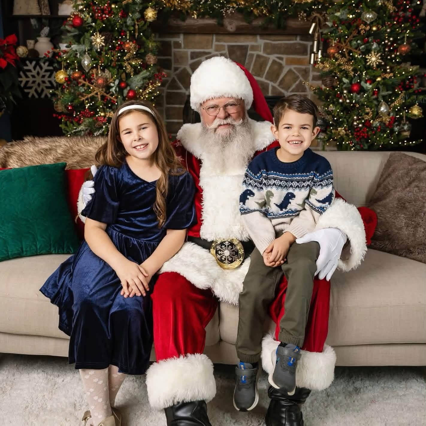 Hard to believe this is next month!
I’ve got a handful of spots with Santa Frank left on 10/24 and 25!
10 minutes and no limit to the number of images you receive ($250)
https://www.inthemomentstl.com/service-page/santa-frank-oct-18-24-25?referral=service_list_widget
