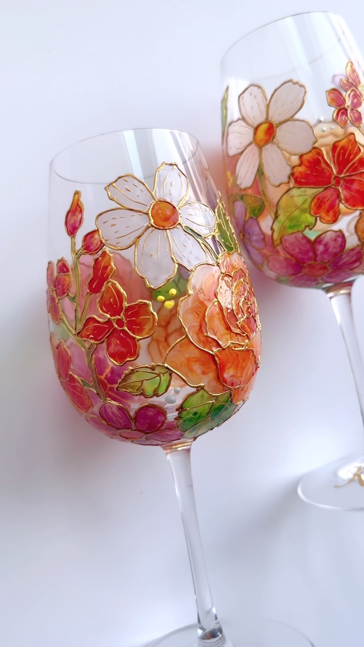 Revealing the final design! I wanted this one to feel like a wild, romantic bouquet growing right around the glass—soft peaches and pinks, little pops of reds and lavender, and plenty of that stained-glass glow. ✨
I think this one might be even prettier in the sunlight!
#CustomWeddingGift #PersonalizedWeddingGift #WeddingGiftIdeas #HandPaintedGlassware #WeddingWineGlasses