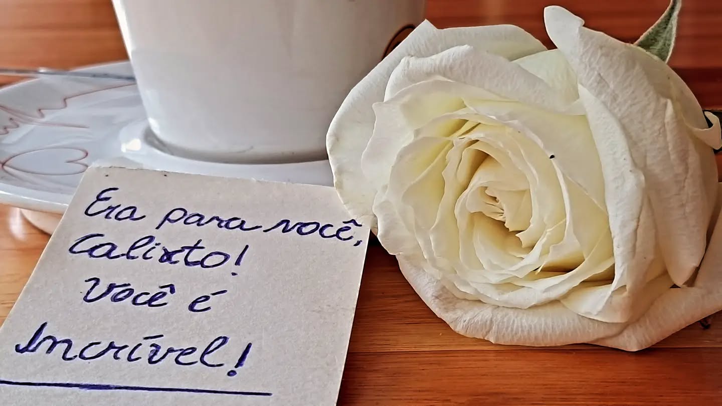 🤷♂️ Outra! Recebi... Muito obrigado ao amigo(a) que está me enviando... Adorei! Pelo menos agora sei que a de ontem era pra mim mesmo, né?
Mas QUEM É VOCÊ? Por que esse mistério? Por que não se identifica?
Quer matar um ator/dramaturgo libriano é assim mesmo... 😂
Fez meu dia um pouquinho mais bonito outra vez! Obrigado! 🙏🌹✨️