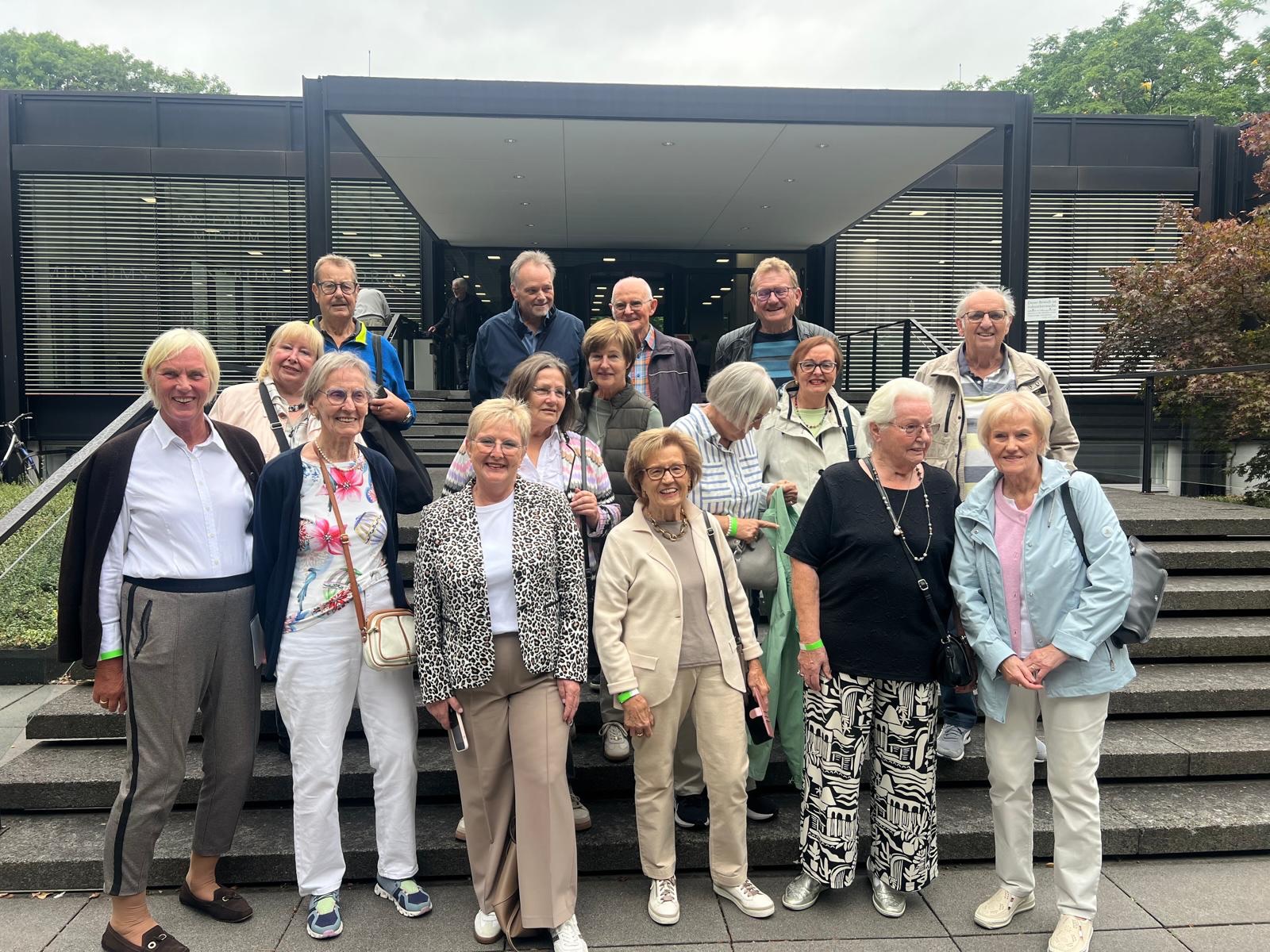 🙏🏻 Ein Hoch auf unsere Vereinigungen:
Gestern stand ein Ausflug ins Quadrat und zum Overbecks Hof mit den Bottroper Seniorinnen und Senioren auf dem Programm und heute durfte ich zu Gast sein in Gelsenkirchen - der 80ste Geburtstag der Frauen Union Gelsenkirchen war der freudige Anlass! 🚀