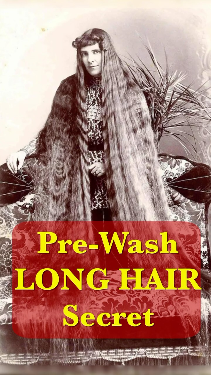 This old-school pre-wash habit most people skip could be why your hair keeps breaking no matter what you do. 👩🏻🦱
📝 Comment GROWTH GUIDE for my free Hair Growth Guide complete with all of my DIY recipes!
🌿 Comment HAIR OIL to learn more about my viral herbal hair enriching oil formula.