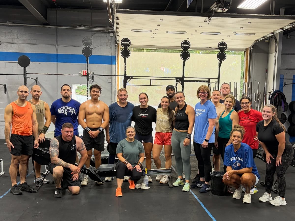 This morning, we honored the 2,977 lives lost on September 11, 2001, including the 343 firefighters who made the ultimate sacrifice.
FOR TIME
2,977m Row
9 Rounds:
11 Toes to Bar
11 Wall Balls
11 Hang Cleans
343 Double Unders
Never Forget. 🇺🇸
