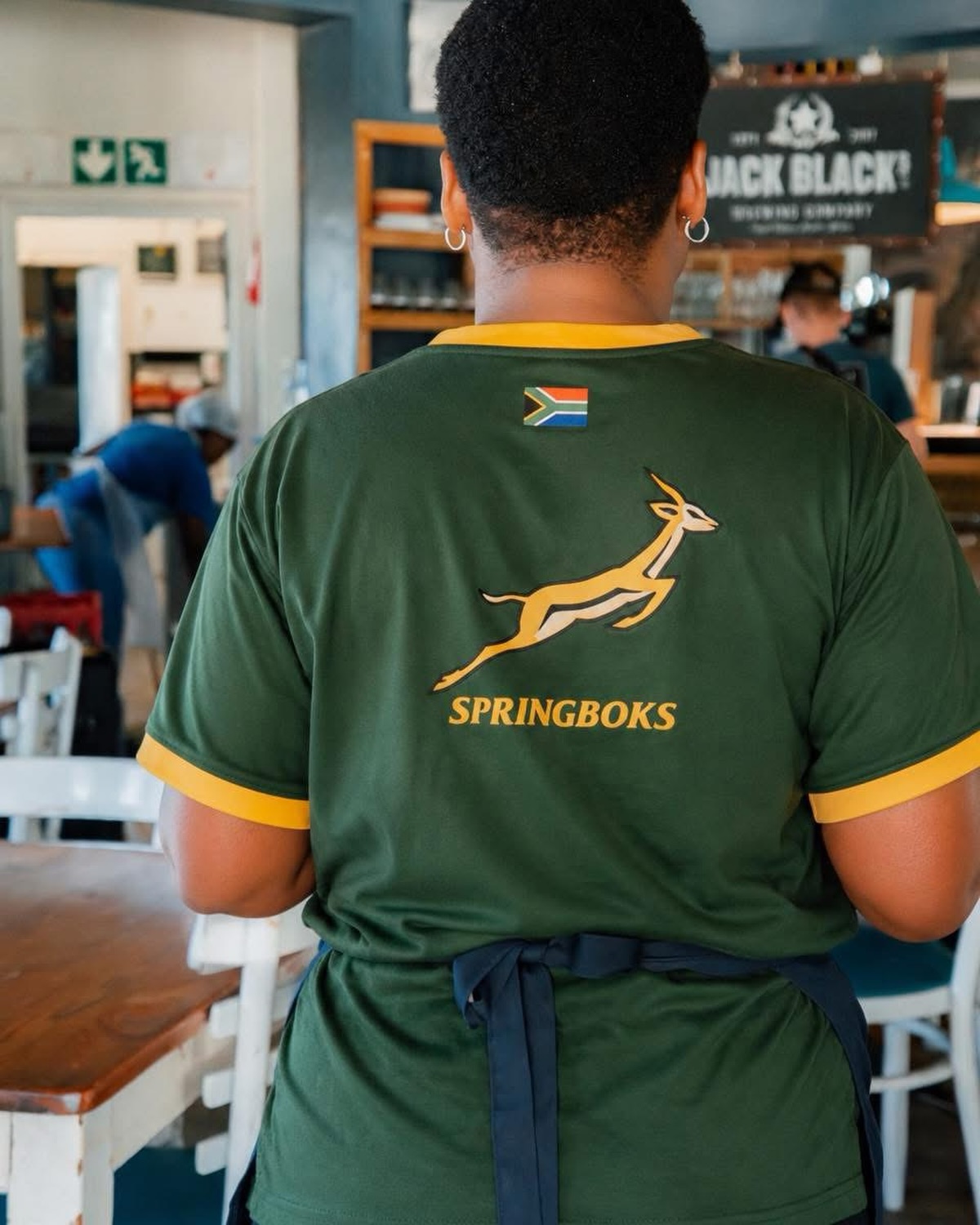 ๐ฟ๐ฆ BOKKE vs ALL BLACKS TONIGHT! ๐๐ฅ
Itโs a late one, but that doesnโt mean we have to start late! ๐
Come down early, grab some food, get the drinks flowing and settle in for a BIG night of rugby as we back the Boks against the All Blacks! ๐ฟ๐ฆ
Bring your mates, wear your green & gold and letโs get the vibe going long before kick-off. ๐๐