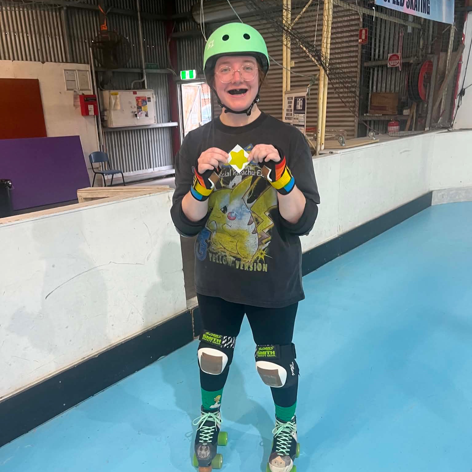 A big congratulations to our newest yellow star, Minty, who has proven that they’ve still got it after a break from bouting 💛
Looking forward to more hits and other fun things, and very much bracing for all the tough hits Minty will no doubt be dishing back!