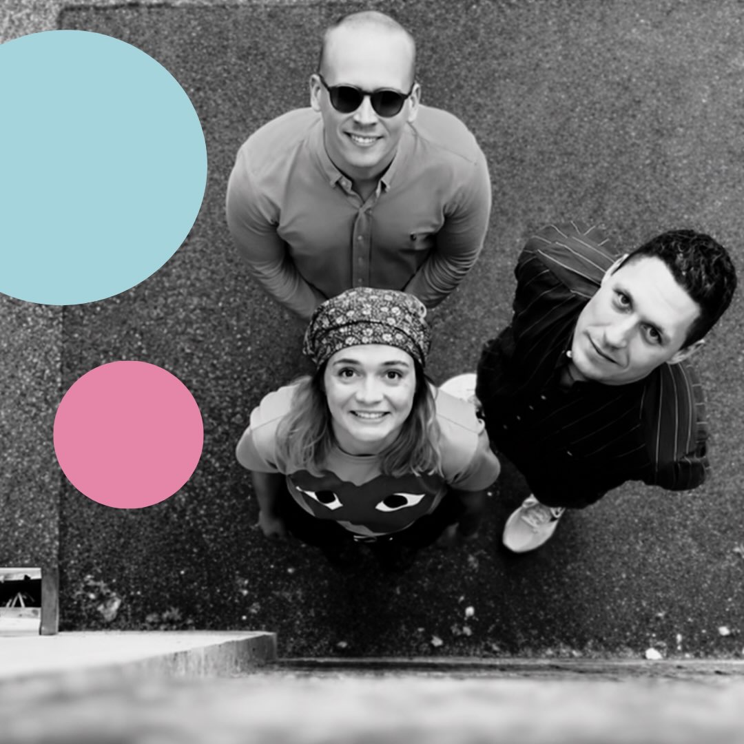 Ein Revival auf der Ochsenbühne von Rahel, Mauro und Aron, die bereits seit ihrer Jugend in Sissach gemeinsam Musik machen. Rahel ist ausserdem Fördervereins Co-Präsidentin, Ochsentochter, und Oltigerin- deshalb sind wir vielleicht bitz aufgereter als sonst. Kollekte während und nach dem Konzert. Fürs Essen vor oder nach dem Konzert bitte reservieren #ochsenmachtglücklich #ochsenoltingen #oltingen #sunntigskonzärt