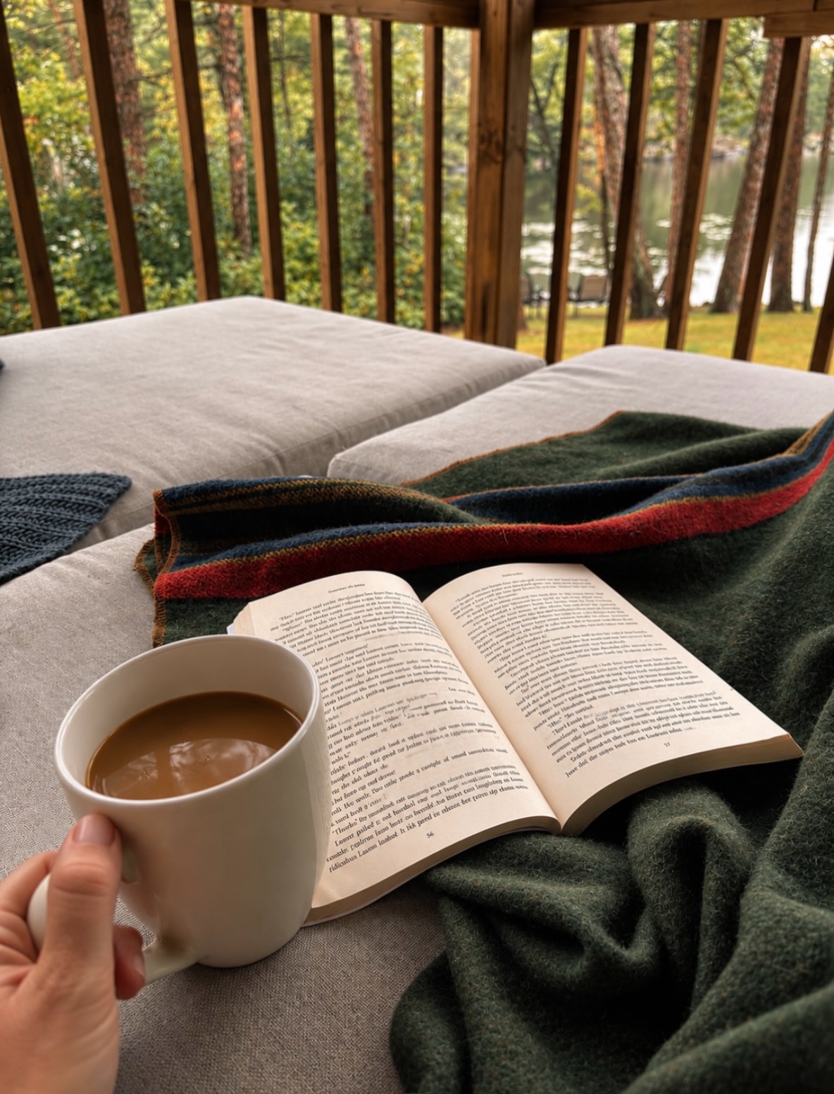 Fall porch reads with fresh coffee 🍁📚📖☕️
Name something better… we’ll wait 👀
📍 West Arm Lake Nipissing
🍁 Northern Lake House