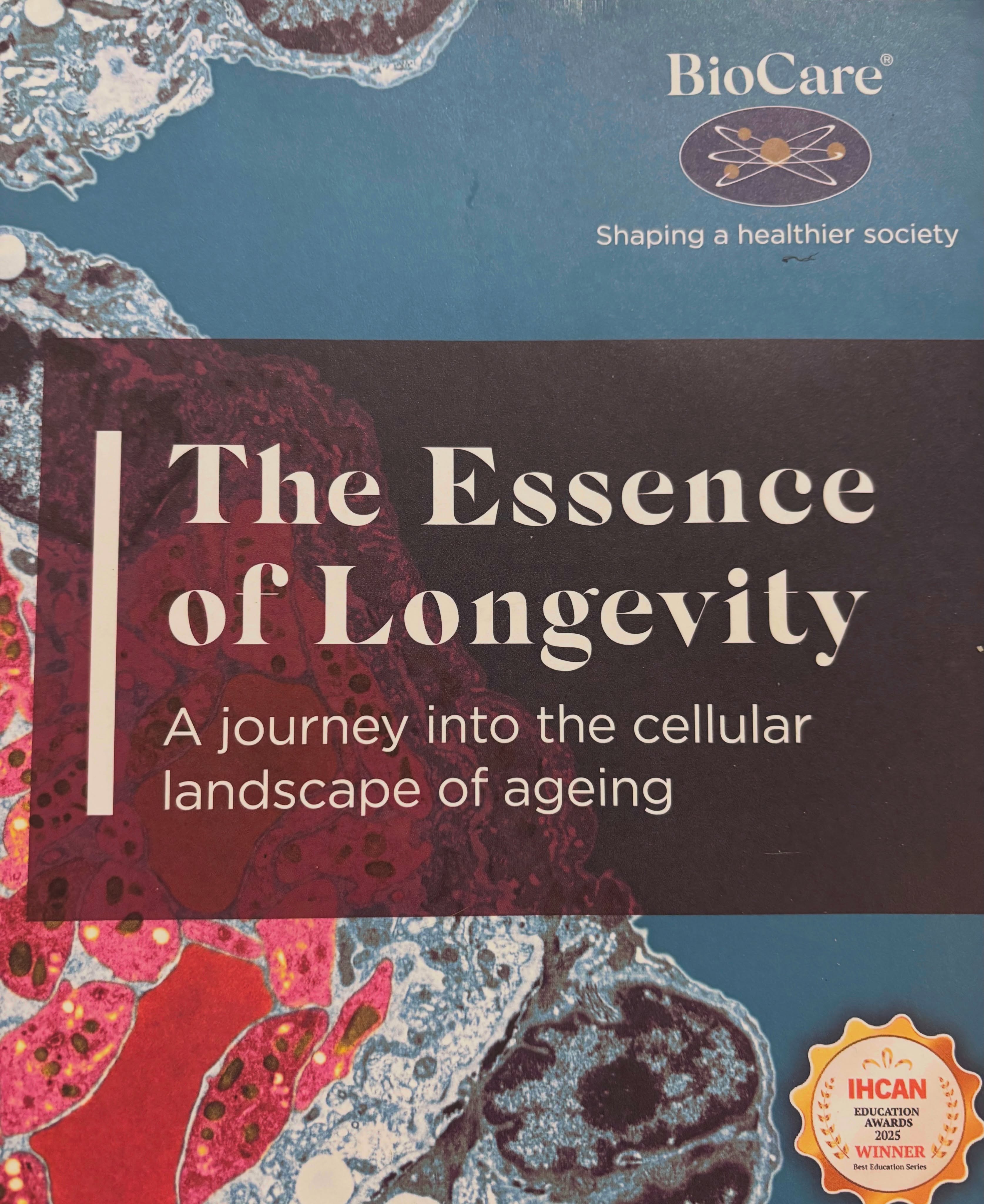 🚨Key take aways from great seminar on longevity by the wonderful @biocareltd team:
Both environment and genetics play a role
Genetic determinants of aging SIRT, FOXO, IRS-1, SOD2, APOE genes
Aging is modifiable but health isn’t hacked nor comes from any silver bullets….it’s down to the basics:
➡️regular Physical activity (most protective)
➡️Not smoking and moderate alcohol
➡️Stress management
➡️Nutrient rich anti inflammatory diet that keep blood sugar balanced
➡️Restorative sleep
➡️Being socially engaged
We age because our cells and then organs age ….starting mid 30s
The biggest aging of organs happens around mid 50s
So what protects cellular health?
➡️low carb diet, adequate protein
➡️antioxidants and polyphenols (from fruit veg herbs tea coffee and EVOO )
➡️Optimal B vits and vit D
➡️phosphatidylcholine (leafy greens liver eggs
➡️choline from organ meats, eggs, fish, meat, cruciferous veg, quinoa
➡️omega-3 and 6 fatty acids
➡️Time restricted eating/intermittent fasting (preferably not skip breakfast) and not snacking between meals
➡️Exercise
➡️social connections and stress modulation
➡️Heat stress eg saunas
➡️Cold stress eg cold water immersion
➡️Infrared light
The effects all add up so stack those habits😃
‘Understanding one’s unique biochemistry and making targeted improvements in nutrient and lifestyle strategies can keep us on a healthy trajectory’
The older we get the more genes start to matter. DM if you want to learn more about your genetics and how to support your weakest links with diet 🥙and lifestyle 🧘♀️
The things that make us live a long and healthy life…are the same things that make life worth living 💕