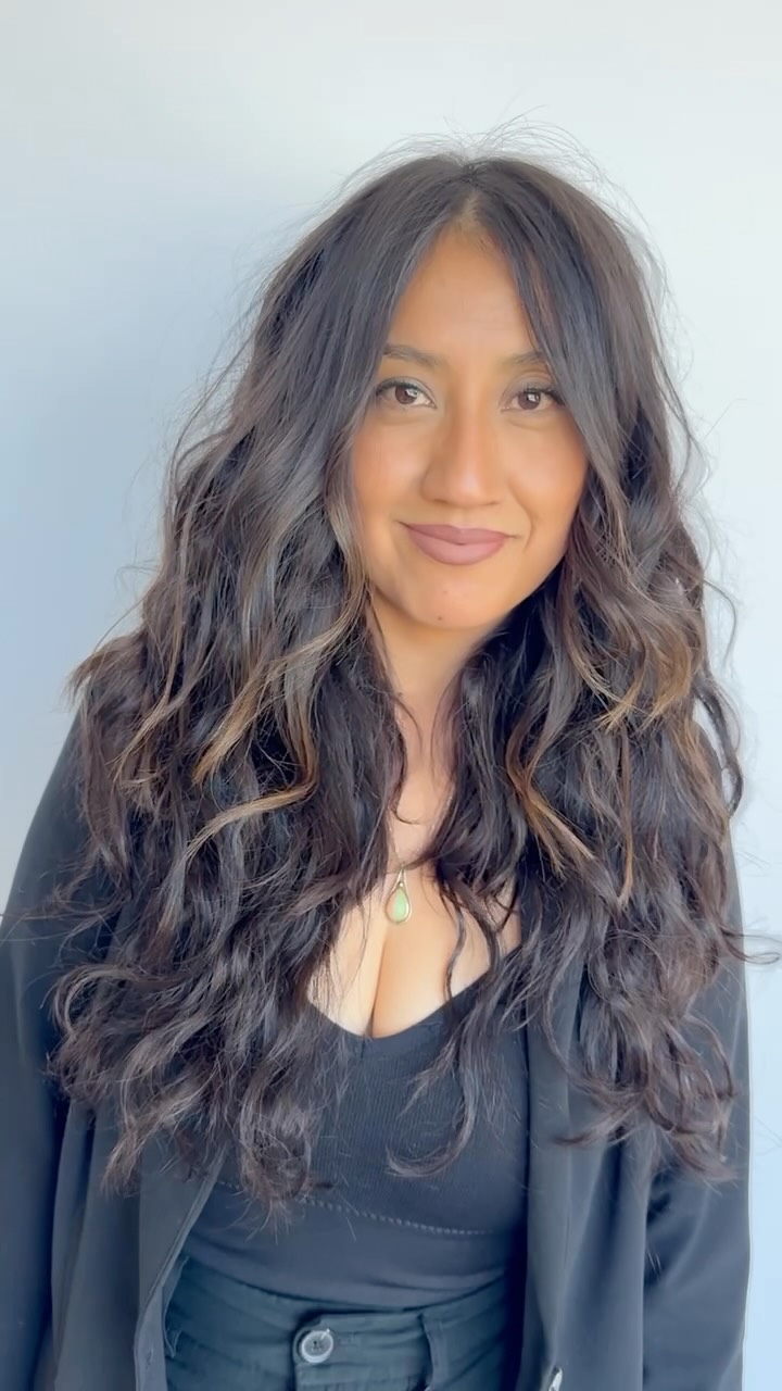 Ending the day with a greeting for our stylist @beverly__beyondveneer who is celebrating 4 Years with BV! 🎉
We’re soooo honored that you continue to choose us and so grateful for everything you bring to our team. Not just your talent and skill, but your presence, your heart, and the person you are.
You are truly loved and respected, and today we get to celebrate YOU and everything you’ve contributed over these past 4 years 🥰
Here’s to everything we’ve been through, everything we’ve built, and all that’s still ahead. Happy 4-year anniversary! 🥂💚