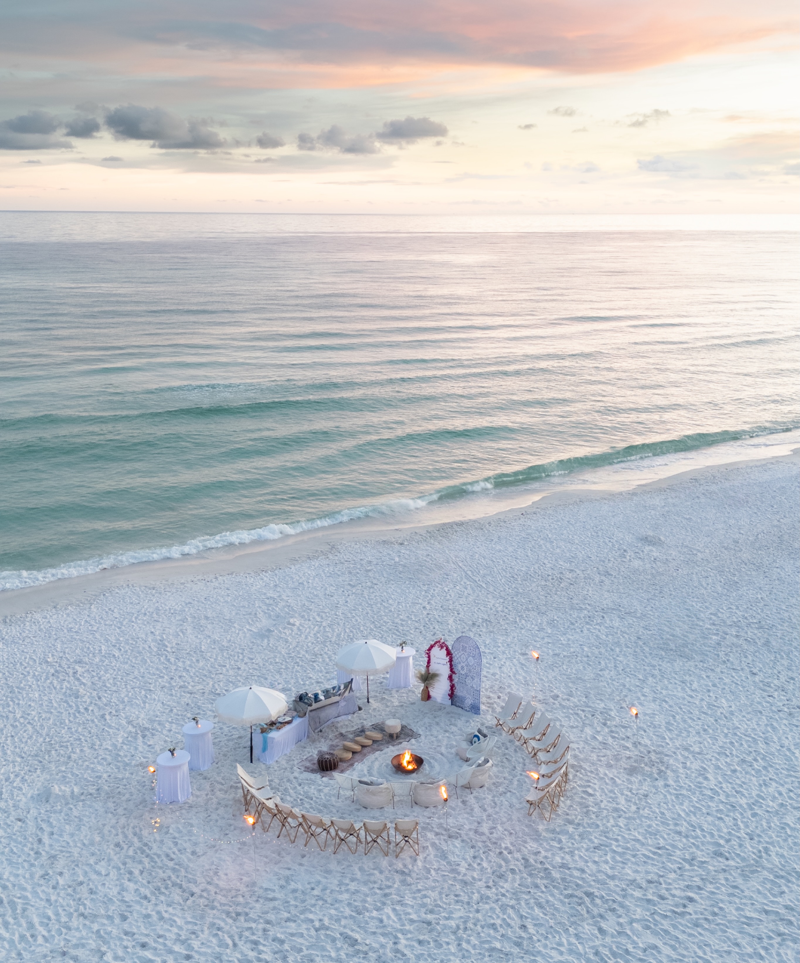 Stay right here✨🧿🫶
Wellconnected 30a end of summer event with set up by @fyrefestivity30a and boat bar by @tipsymulebar
#beachbonfire #nighttoremember #destin #beachparty #30a