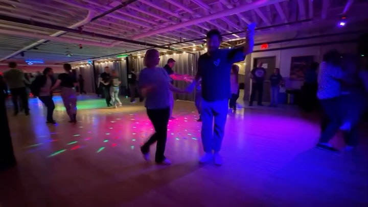 Westies!! Whip It is back this Saturday 🙌🏽
Come get your West Coast Swing fix with us!
🕺 7PM — Intermediate WCS lesson
💃 8PM — Social dancing
🎶 DJ Chris keeping us dancing all night
For the lesson, you’ll want to be comfy with your Sugar Push, Left + Right Side Pass, Whip and Tuck Turn.
Saturday, Aug 22
7–11PM
Nexus SLO
Come dance with us! ❤️