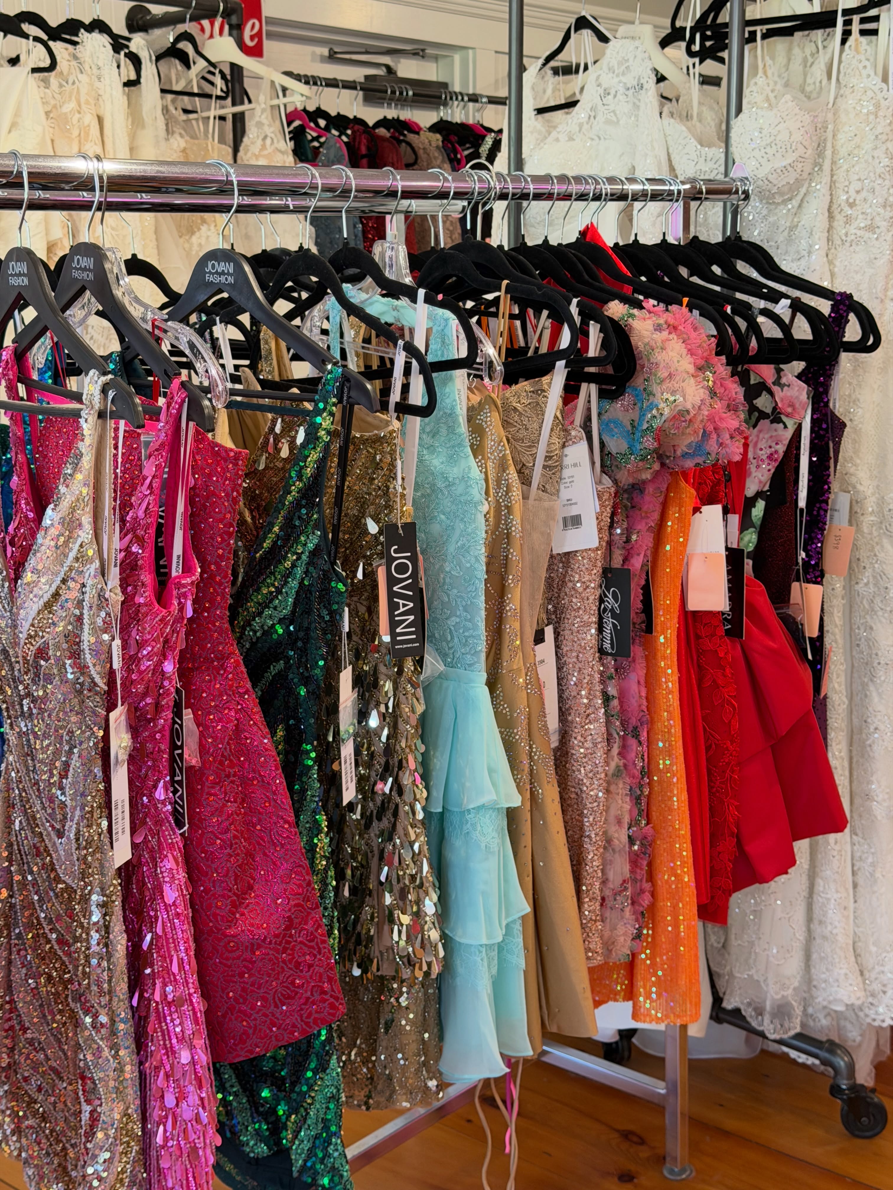 It’s wedding guest season and we can’t stop talking about it 💍✨
Whether you’re headed to a fall wedding, cocktail hour or a black tie celebration, Sabrina Style has the perfect look for every dress code.
Stop in and find your next wedding guest outfit with us! 🥂
-
#weddingguestdress #fallwedding #latesummerwedding #fallweddinginspiration #gown