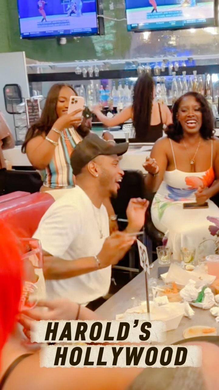 🥂 SUNDAYS ARE FOR SOUL FOOD & MIMOSAS! 🍗✨
Good food, strong pours, and Sunday vibes all in one place.
Pull up to Harold’s Hollywood for our Sunday Soul Food Brunch 🔥
🔥 New Fried Lobster Egg Rolls
🥂 Mimosas Flowing
🍹 Cocktails Pouring
🎶 Good Music + Good Vibes
Every Sunday | 12PM–6PM
RESERVE YOUR TABLE! Link in bio
Come hungry, bring the crew, and make Sunday brunch a whole vibe. 🥂🍗
📍 Harold’s Chicken Hollywood
6523 Hollywood Blvd • Los Angeles, CA
✨ Dine-In | Takeout | Late Night
Tag who you’re toasting mimosas with 👀👇🏾🥂
#HaroldsHollywood #SoulFoodBrunch #SundayBrunchLA #HollywoodBrunch #MimosaSunday