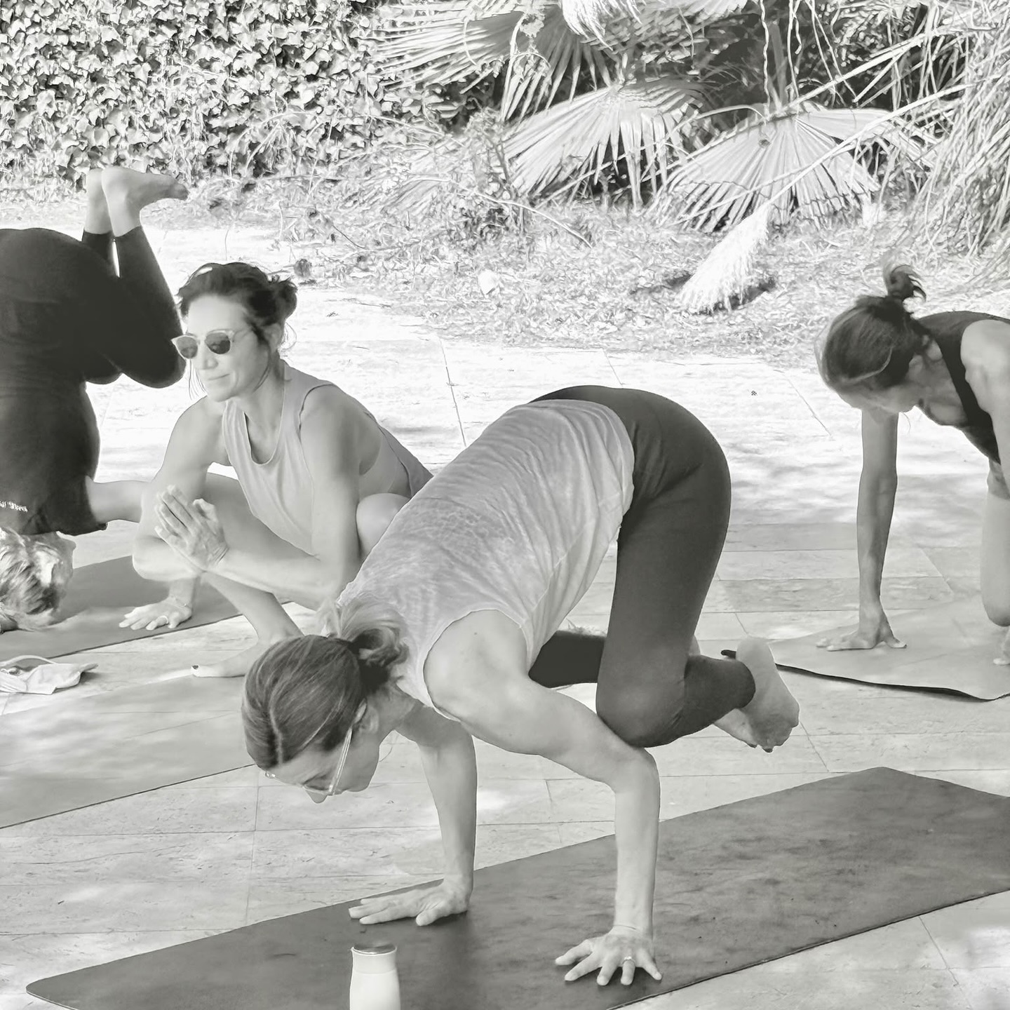 One person, one specific asana , many variations.
Join me for class in Barcelona!
.
.
.
#asana #personnalised #asanavariation #bakasana #crowpose #malasana #tripodtocrow #yogateacher