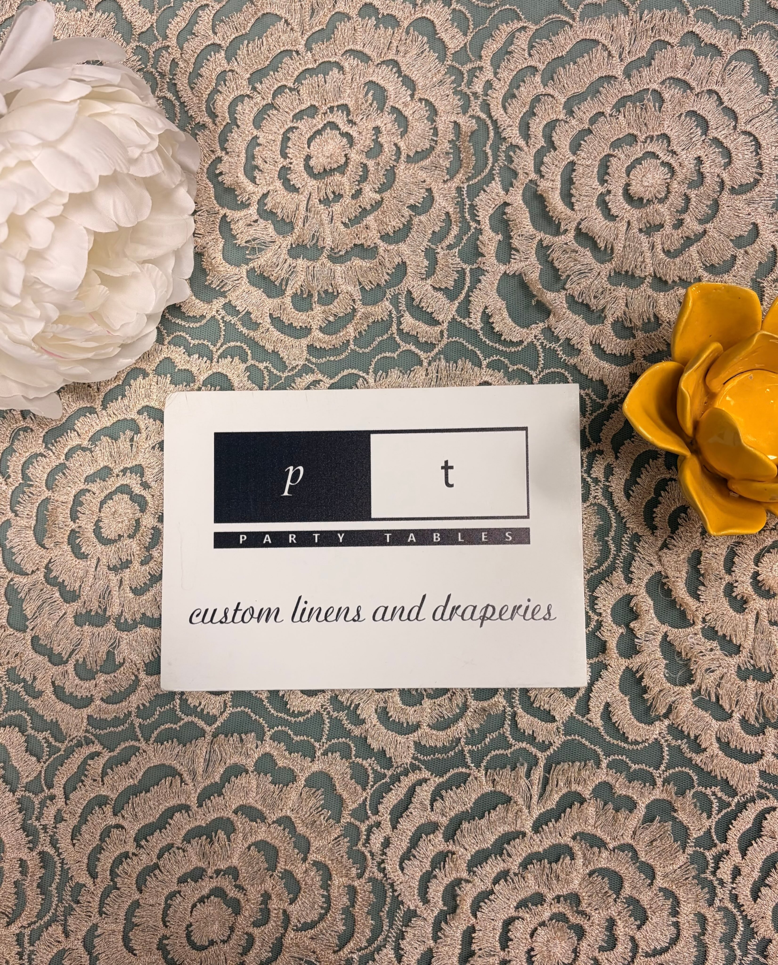 This Wedding Wednesday we’re giving our love to lace. 🤍 Few things bring romance and elegance to a wedding tablescape quite like a beautiful lace linen. Soft, timeless, and absolutely stunning in person.
Browse our full collection at #LinkinBio | bit.ly/PartyTables
#EventDesign #WeddingLinens #EventLinens #RealWeddings