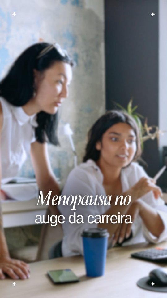 Você passou anos construindo sua carreira. E justamente quando chegou lá, o corpo começou a pregar peças.
Ondas de calor no meio de uma reunião. Confusão mental na hora de tomar decisões. Noites mal dormidas que aparecem no dia seguinte. Tudo isso no auge da vida profissional.
E o pior: a maioria das mulheres sofre em silêncio, com medo de parecer menos capaz.
A perimenopausa não precisa ser um freio. Com diagnóstico e tratamento adequados, essa fase pode ser de retomada, não de perda. Seu melhor momento ainda pode estar pela frente.
Dra. Ana Beatriz Matos
Ginecologista | Mastologista | Sexualidade
CRM 141-427 SP | RQE 61181 | 61182