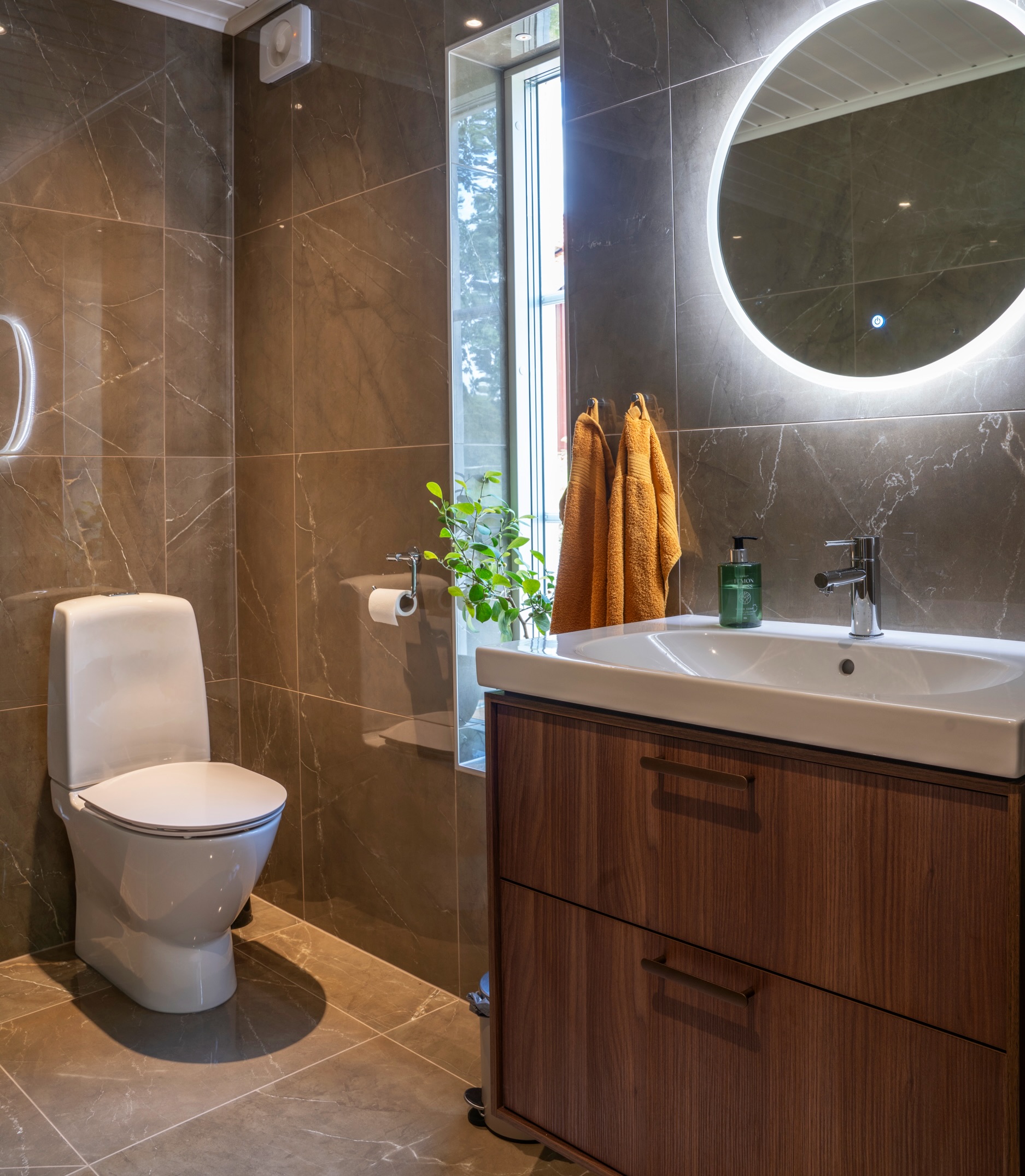 🛁🧖🏼♂️ Det börjar här. Dagarna. Tankarna. Tempot.
Få kostnadsfri offert på ditt drömbadrum på ✉️ bjorn@nybeab.se
#NybeByggentreprenad • #FamiljeföretagSedan1964