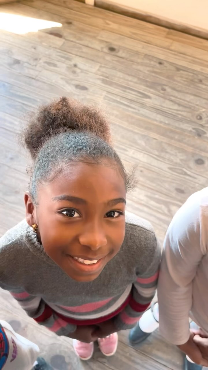 How could we not love what we do when there is this much love in the room? ❤️
These smiles, these faces, these moments of connection… they are the heart of everything we do.
Behind every Chloé & Maud Foundation program are children and young people just like these: learning, growing, expressing themselves, building confidence, finding community, and discovering new possibilities through dance.
This is our Tap Into Life family in Florianópolis, in southern Brazil. ❤️ This beautiful group is taught by teacher @isa_mako, with the program coordinated by @ma_coura in partnership with @garagemdadanca.
When you support the Chloé & Maud Foundation, you help us continue creating spaces where more young people can feel seen, supported, inspired, and empowered.
Tap into love. Tap into joy. Tap into life. ❤️
🇧🇷
Como não amar o que fazemos quando há tanto amor envolvido? ❤️
Esses sorrisos, esses rostos, esses momentos de conexão… eles são o coração de tudo o que fazemos.
Por trás de cada programa da Chloé & Maud Foundation, há crianças e jovens como estes: aprendendo, crescendo, se expressando, desenvolvendo confiança, encontrando uma comunidade e descobrindo novas possibilidades por meio da dança.
Esta é a nossa família do Tap Into Life em Florianópolis, no sul do Brasil. ❤️ Esta turma linda tem aulas com a professora @isa_mako, com o programa coordenado por @ma_coura em parceria com @garagemdadanca.
Quando você apoia a Chloé & Maud Foundation, nos ajuda a continuar criando espaços onde mais crianças e jovens possam se sentir vistos, acolhidos, inspirados e fortalecidos.
Tap into love. Tap into joy. Tap into life. ❤️
#chloeandmaudfoundation #tapintolife #tapintolifefloripa
