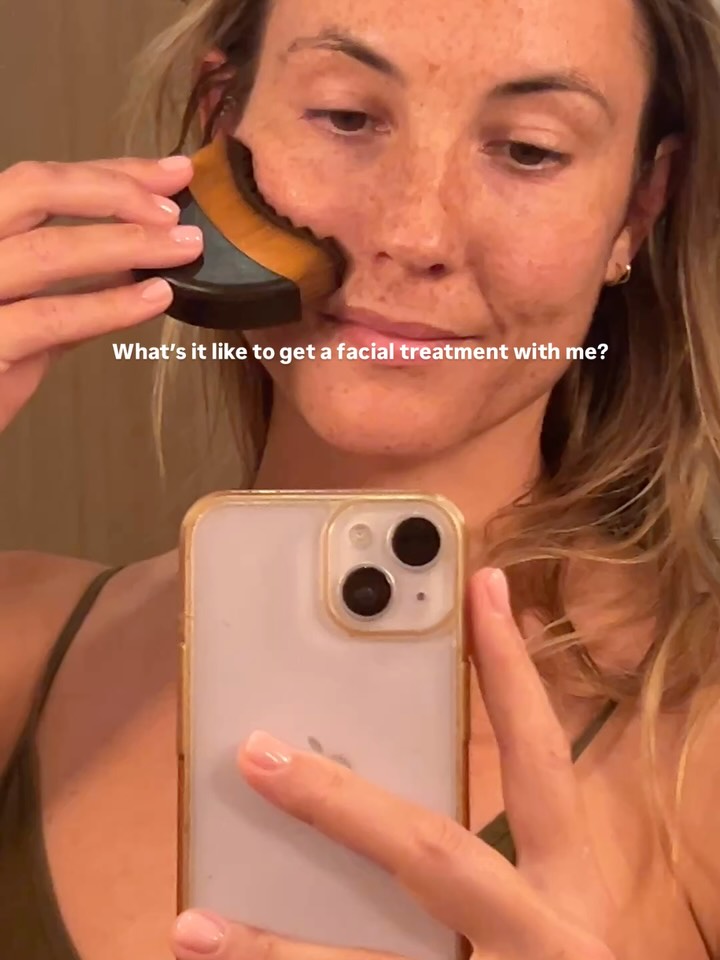 What’s it like to get a facial treatment with me? ➡️ Swipe to see the things to expect when you book a Signature Saent #IbizaFacialist #SkinTherapist #FacialAcupuncture #BarrierFirstSkincare #SaentSkin