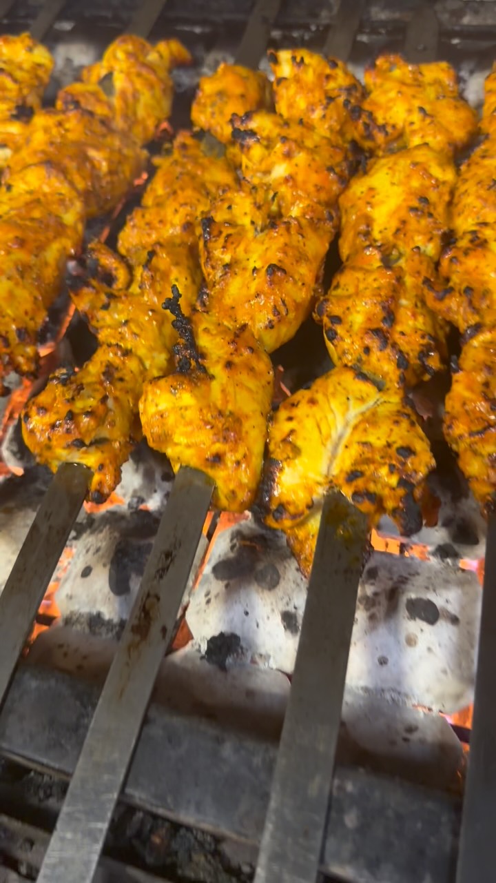 From the marinade ➝ to the skewer ➝ to the grill ➝ straight to your plate. 🔥
#california #halal #healthyfoodporn #sandiegoliving #mediterranean
