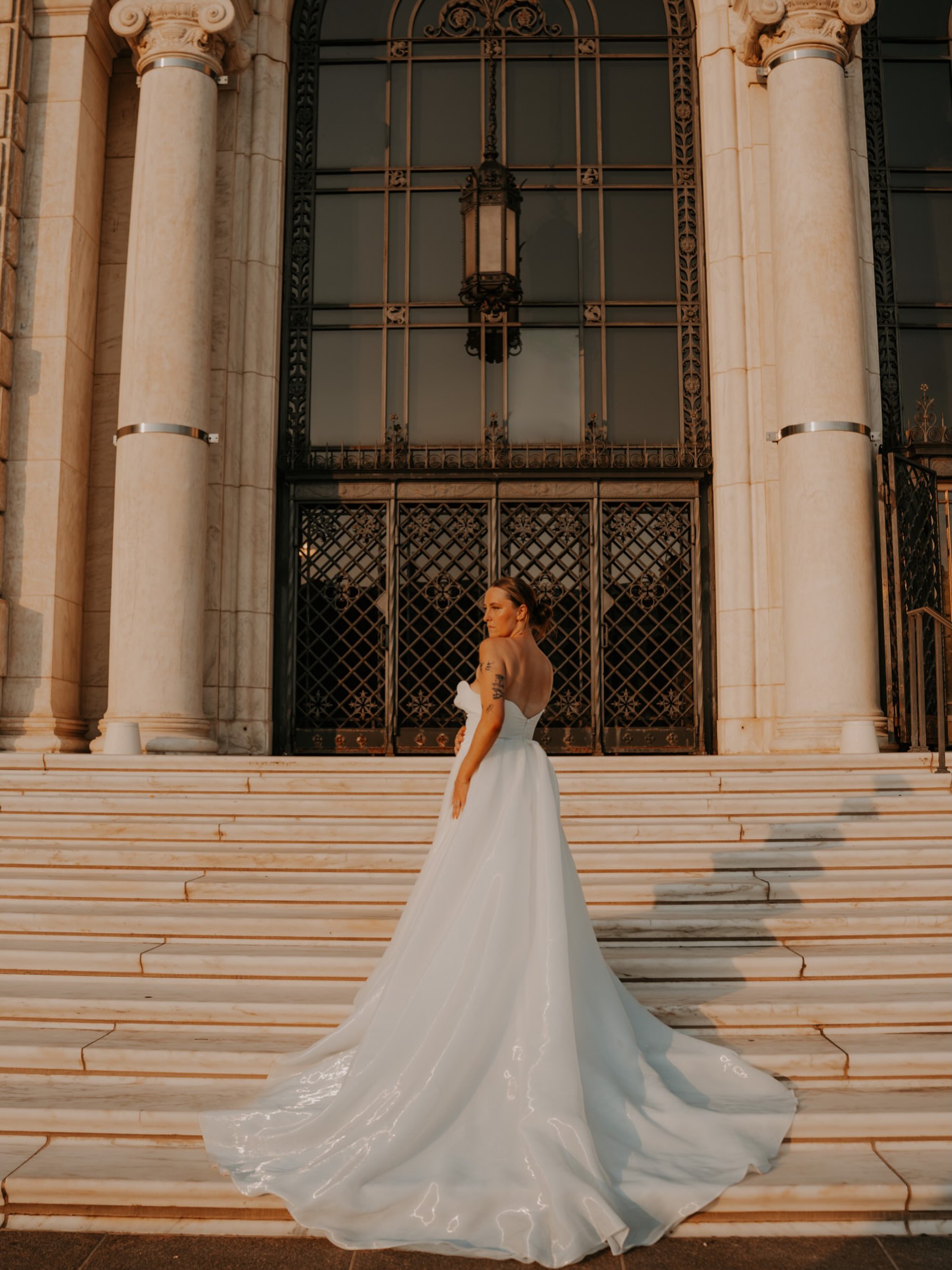 We take golden hour very seriously around here.
Airbrush tan by us, of course.
Photographer: @ember_era_studio
Our top services for brides:
Airbrush spray tan
Lash extensions
&&& professional bridal makeup
If you use us for your bridal makeup, you will receive 20% off all of your pre wedding services! Click our bridal tab on our website to learn more. ๐ฅ
Inflori LUX | Muskegon & Holly MI