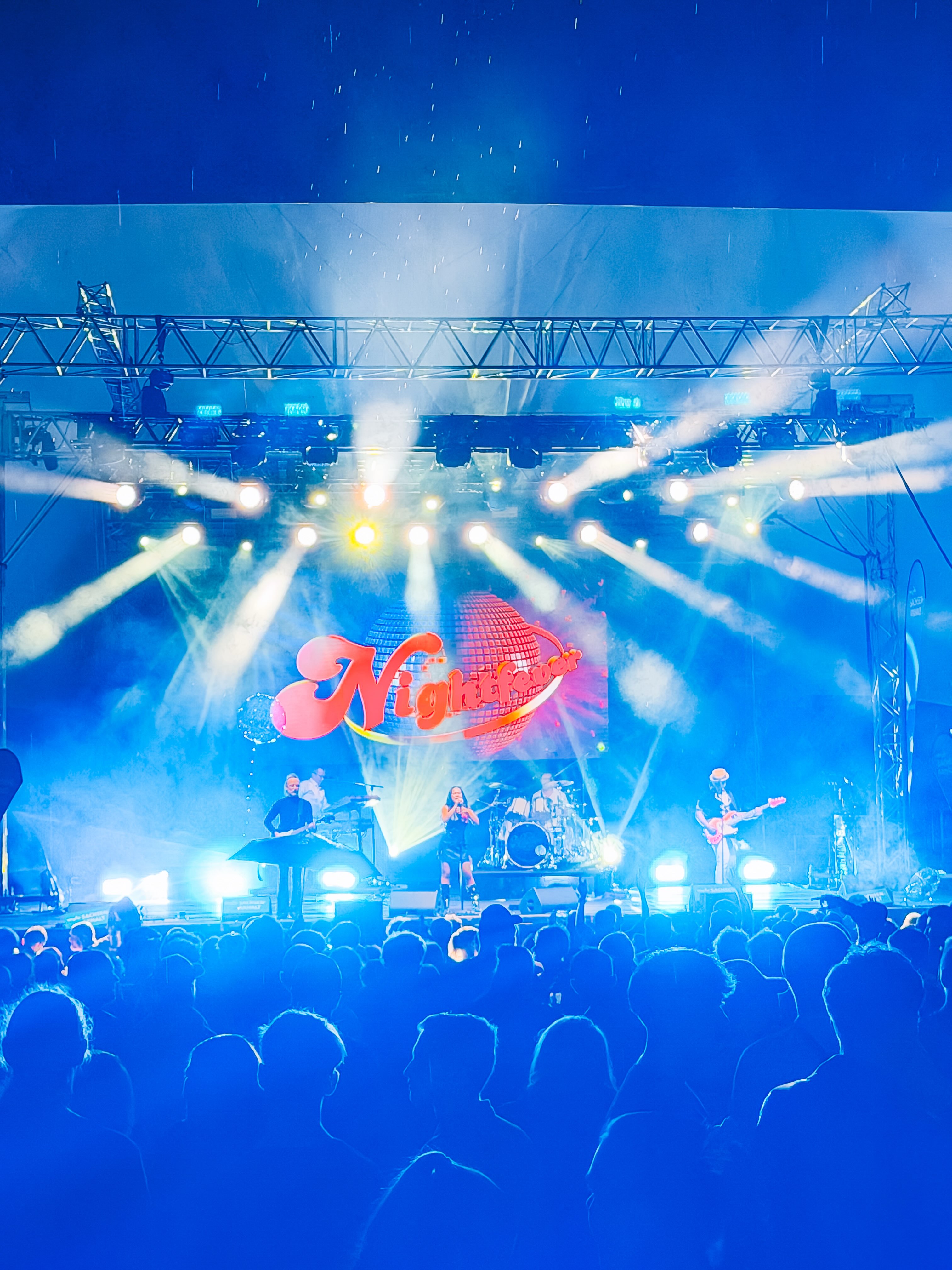 💜 Peissnitzinsel zum „Laternenfest 26“ in Halle - Rückblick die I.
Laut, Strahlend, Fantastisch!
Einfach nur Party! 🫶
@freilichtbuehne_peissnitzinsel @halle365_de @stadt_halle_saale @deinhalle @saschalien @andreas_marius_weitersagen @mdr_san
#Nightfever #Nightfeverbandleipzig #Halle #laternenfesthalle #PaviinAction