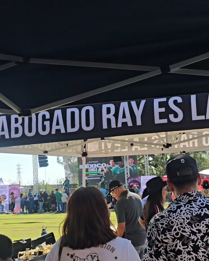 🇲🇽 ¡COFEM presente en las Fiestas Patrias! 🇲🇽
Este **pasado domingo**, COFEM estuvo presente en el Pico Rivera Sports Arena celebrando nuestras raíces, nuestra cultura y, sobre todo, conectando a nuestra comunidad con información y recursos importantes.
Desde nuestro espacio de COFEM compartimos información sobre:
🗳️ Participación cívica y GOTV – ¡Tu voz y tu voto cuentan!
❤️ Mi Voto Mi Salud
🦋 Recursos de inmigración y DACA
🇺🇸 Información y recursos de ciudadanía
🤝 Programas y servicios comunitarios de COFEM
🏔️ Protección de nuestras tierras públicas y del San Gabriel Mountains National Monument
También distribuimos materiales y artículos comunitarios mientras conversamos directamente con familias sobre los recursos disponibles para nuestra comunidad.
Eventos como las Fiestas Patrias nos permiten **celebrar nuestra cultura mientras seguimos informando, organizando y fortaleciendo a nuestra comunidad.**
📍 Pico Rivera Sports Arena
📅 Domingo, 13 de septiembre de 2026
¡Gracias a todas las familias y miembros de la comunidad que se acercaron a nuestro espacio! 🇲🇽🎶
#COFEM #FiestasPatrias #PicoRivera #MiVotoMiSalud #GOTV #ParticipacionCivica #DACA #Ciudadania #Inmigracion #ComunidadLatina #SanGabrielMountains #NuestraComunidad