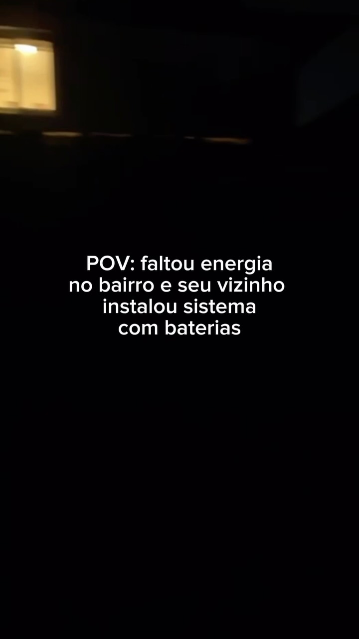 POV: faltou energia no bairro e seu vizinho instalou sistema com baterias.
Não quer ficar sem energia na próxima falta de luz? Entre em contato. Link do direct.