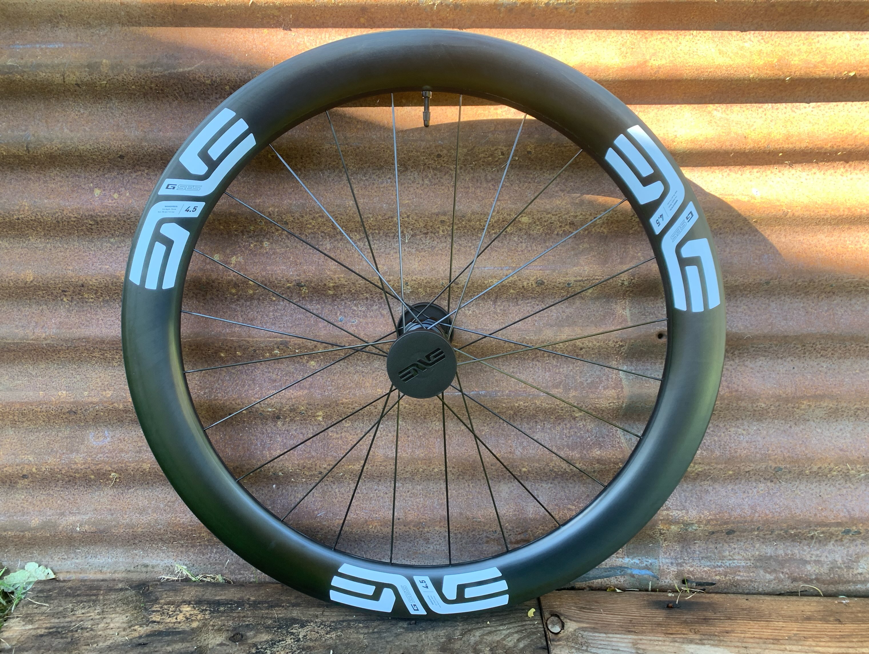 That’s the ENVE G SES 4.5 for you. Wide, even for gravel rims. They’ll take even a 55mm tyre easy enough.