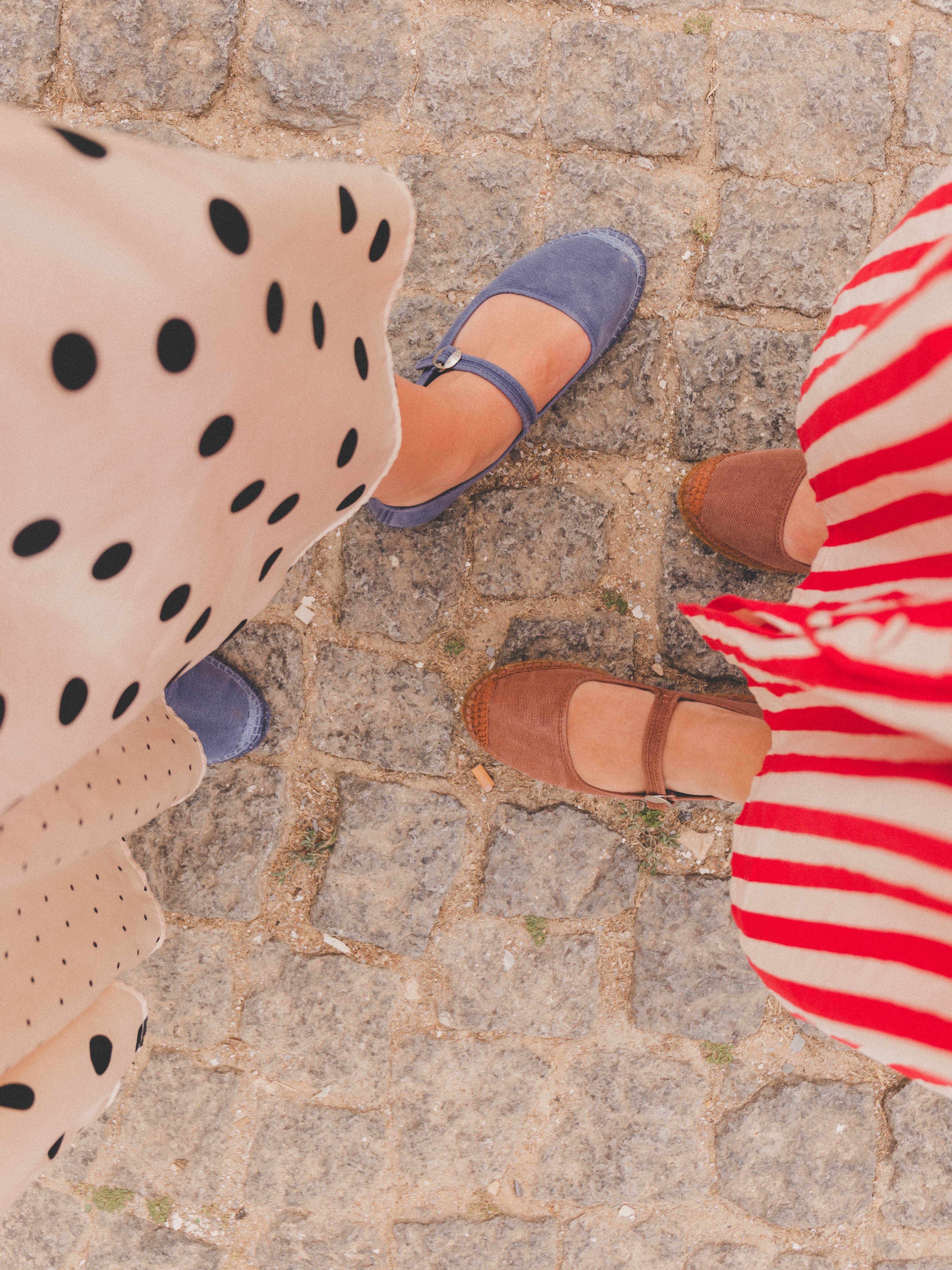 Las merceditas vuelven con fuerza, y Tabita de Gaimo es de esas que hacen que entendamos por qué. 🤎
Femeninas, cómodas y con ese diseño que se siente especial sin tener que esforzarse demasiado. Perfectas con jeans, vestidos, faldas… y para esos días en los que quieres verte arreglada sin renunciar a estar cómoda.
Hechas en España 🇪🇸 y seleccionadas para Olé Olá.
Disponibles en tienda y online en oleolashop.com
#OleOla #YoConOleOla #Gaimo #Merceditas #CalzadoEspañol