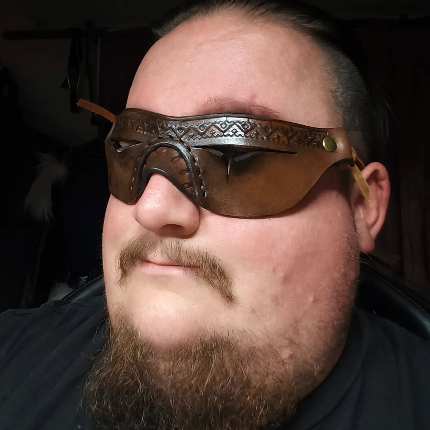 Wasteland sunglasses.
Prefect for those exploring the vast empty wastes
Pattern @nils_beardfoot
Leather @lyonleathers_ltd
Made by me!