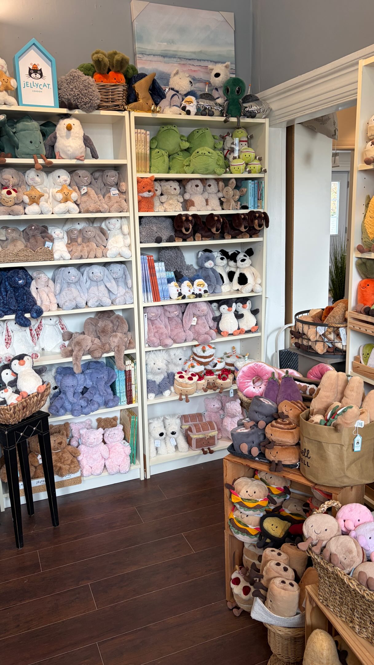 Have you visited our Jellycat room lately? So many sweet & lovable Jellycats just waiting to come home with you. Open today 10 to 5
#jellycat #jellystores