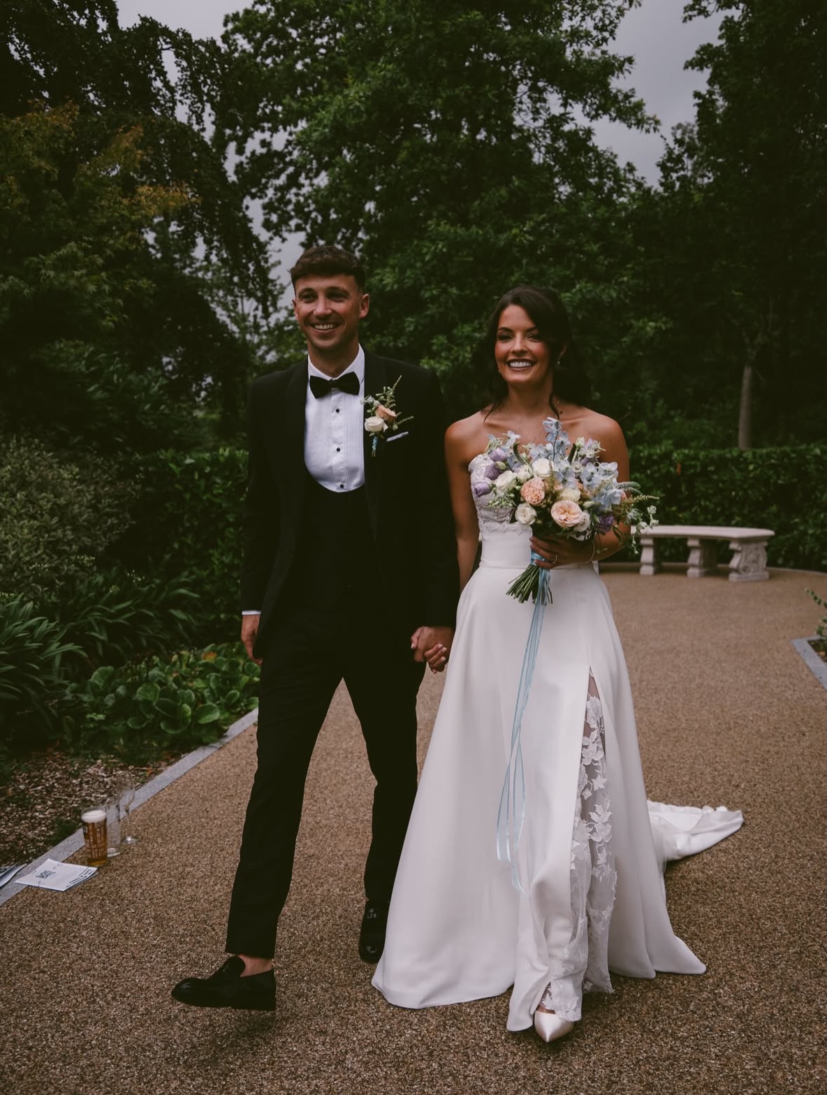 Our beautiful bride @emma.heavey_ 🤍🫶 we loved working with you and creating the perfect dress! Stunning pictures @luciannfilms ♥️
These pictures are just a dream!!
@mikaellabridal
Xxxx
Real bride | bride | bridal | wedding Dress | BHB | Bridetobe |