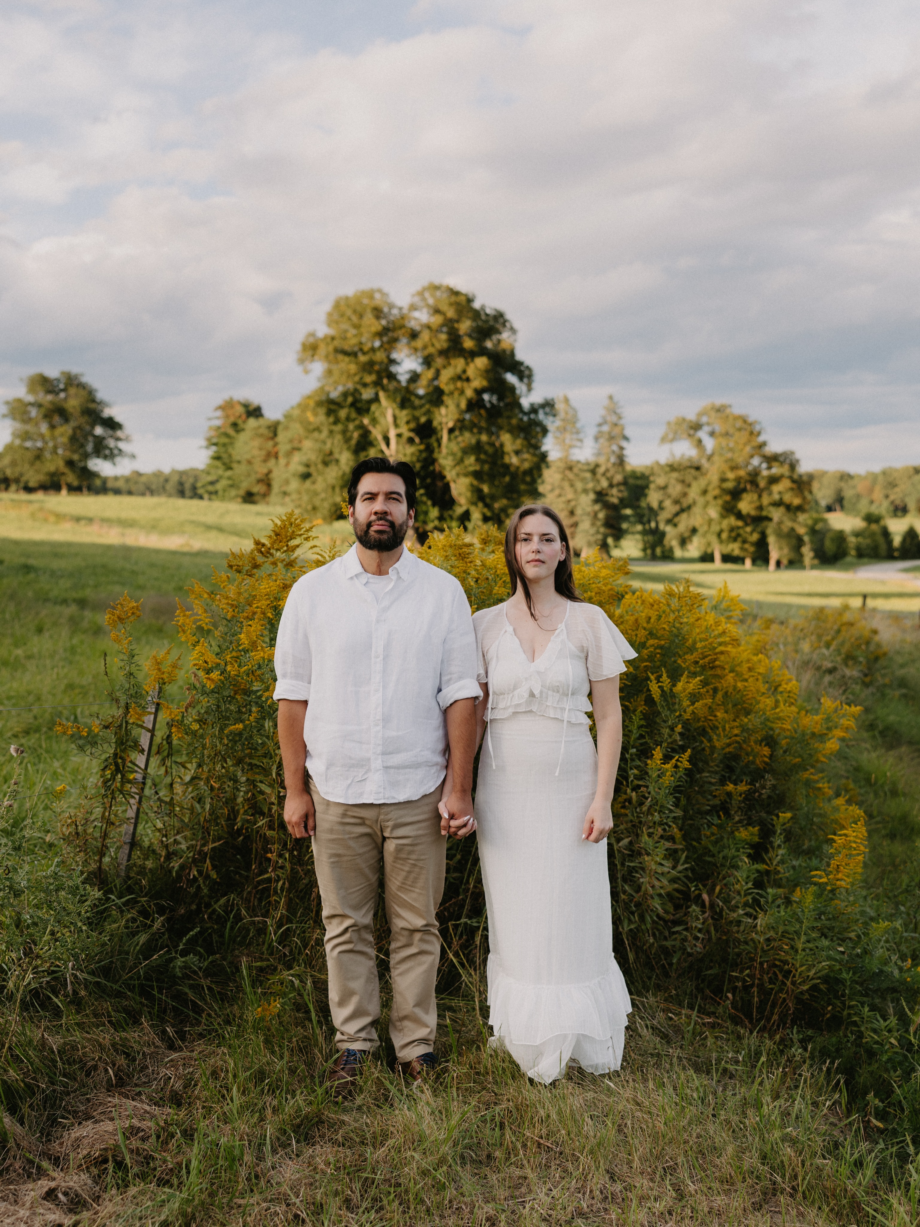I’m a sucker for a good American Gothic pose 😉🙌 And also so so love with this time of year, the goldenrod, the late summer flowers, the cooler temps, the greens starting to be tinged with orange as fall quickly approaches. Truly a magical time in Vermont 🌿