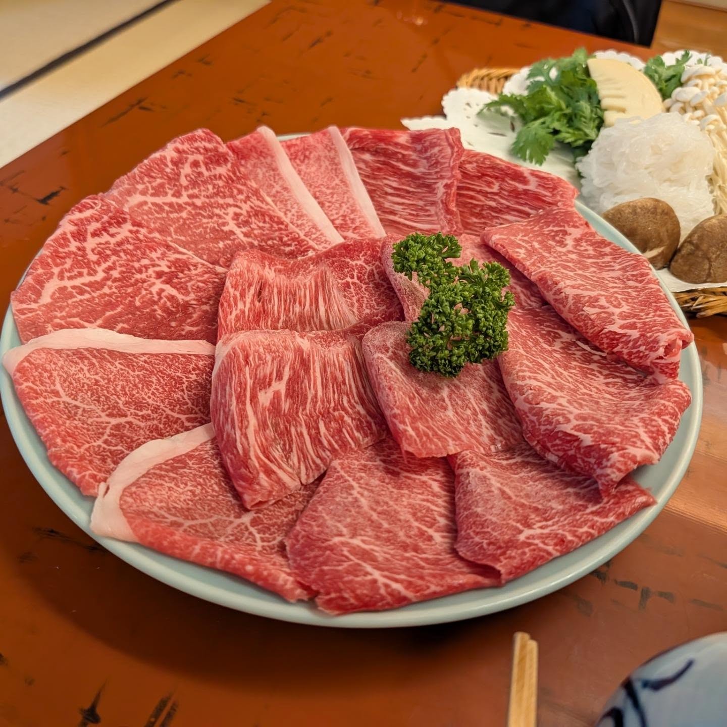 新橋駅からほど近い今朝でランチ会食してきました。
ここすばらしい!
これから新橋付近でランチ会食の時はここを使おう!
ランチすき焼き3300円でリーズナブルだし🥩
おすすめです
#新橋グルメ
#すき焼き
#肉スタグラム
#新橋
#今朝