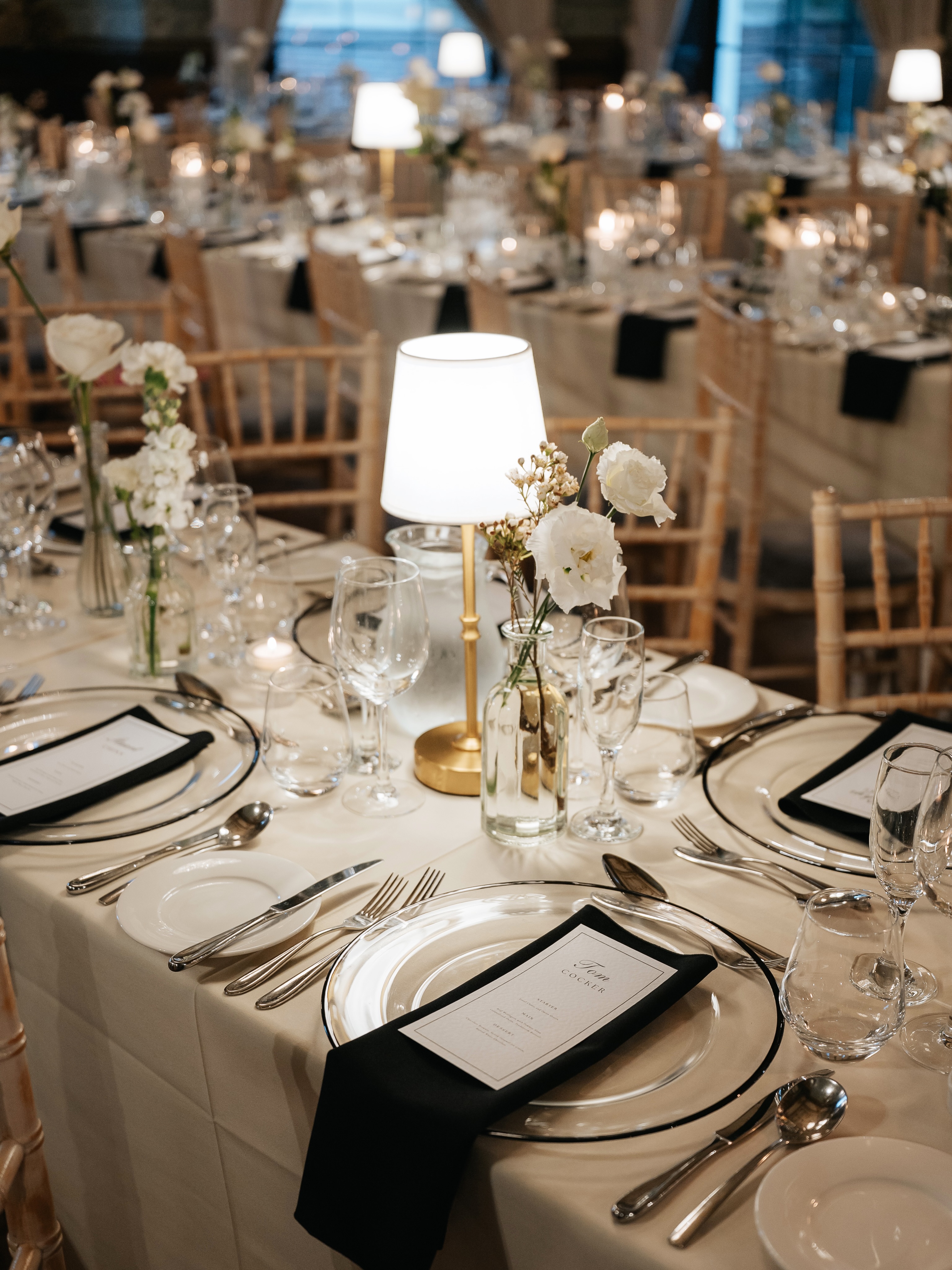 The glow ✨
Wedding decor goals = achieved! ✔️
Venue @hawkstone_hall
Photographer @frasermcgeeweddings
Videography @tobywhiteweddingfilms
MUA @ehmakeupartistry_
Hair @the_grid_collective
Florist @emmajanedesigns
Styling @white_fern_weddings
Cake @weddingcakesbykaren
Dress @evieyoungbridal @tdrbridalbirmingham
Suits @mossbros
