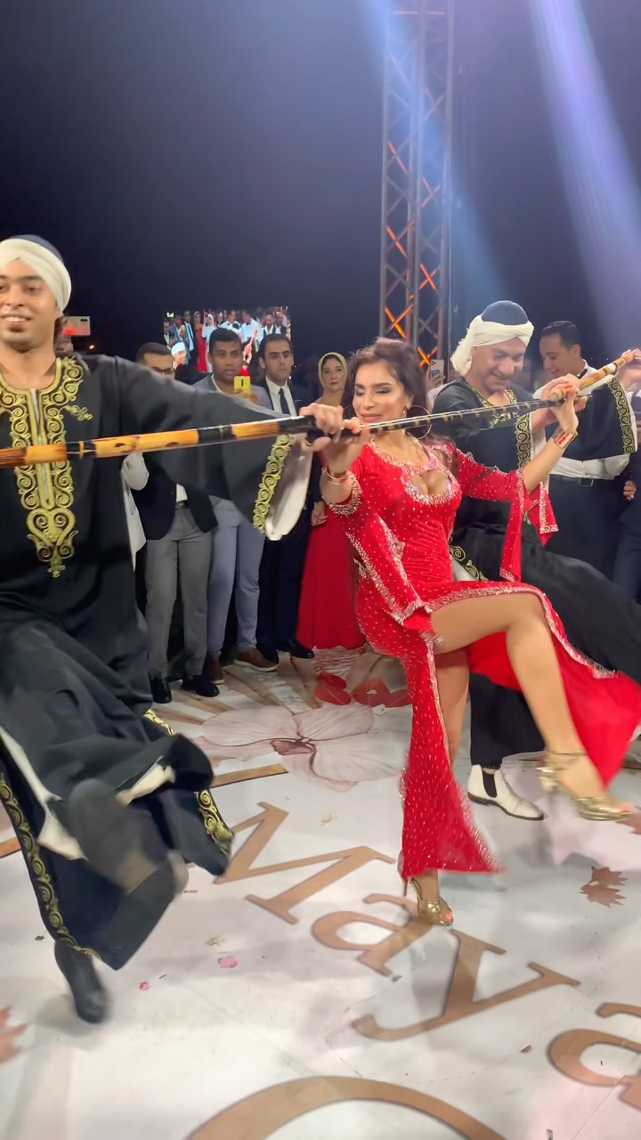 From the beautiful memories of Cairo ❤️
If you would like to learn some Saidi steps to incorporate in your performance, join the Saidi dance course in ABU DHABI.
DM for details or send a what’s app to;
+971 56 3431152
.
.
.
.
#najlaferreira #bellydanceclasses #abudhabi #bellydanceabudhabi #learnbellydance