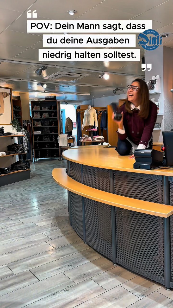 Wenn „Ausgaben niedrig halten“ plötzlich ganz anders verstanden wird. 🤭
Aber bei so einer tollen Herbstmoden-Auswahl fällt das natürlich besonders schwer. 🛍️🍂✨
#dittlijeans #mode #herbst #altstadt #shopping