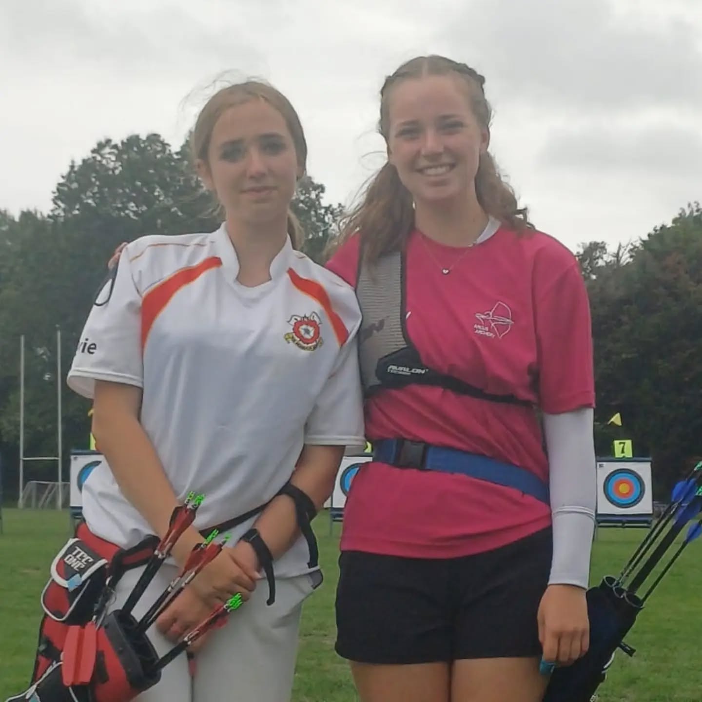 What a great weekend for our 2 female junior recurves.
On Saturday, Emily competed in JAS finals, and fought hard with difficult conditions.
On Sunday both a Lucy and Emily shot at Crystal Palace, in sun, rain and wind, and both came home with gold medals.
We'd love to give a huge congratulations to Lucy who shot an incredibly impressive 64 golds (out of 144 arrows).
#junior #juniorarcher @archerygbofficial #competition #archery #recurve