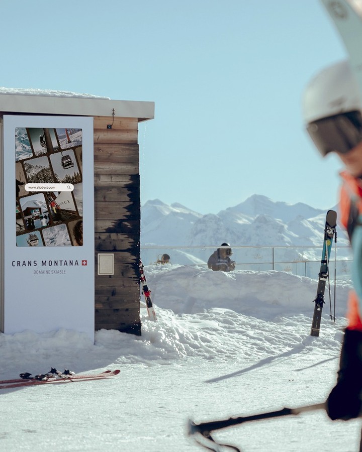 How to reach millions of affluent people in less than 5 months?
Spend one ski season in the Alps.
Between December and April, millions of people pass through the same lift stations, base areas and village streets.
They're not scrolling past you. They're standing, waiting, looking up.
Our digital screens put your brand right there.
No printing, no shipping, no installation window.
Send the file and you're live across the network.
Screen slots for 2026/27 are being booked now. Message us and we'll put together a plan for your brand.