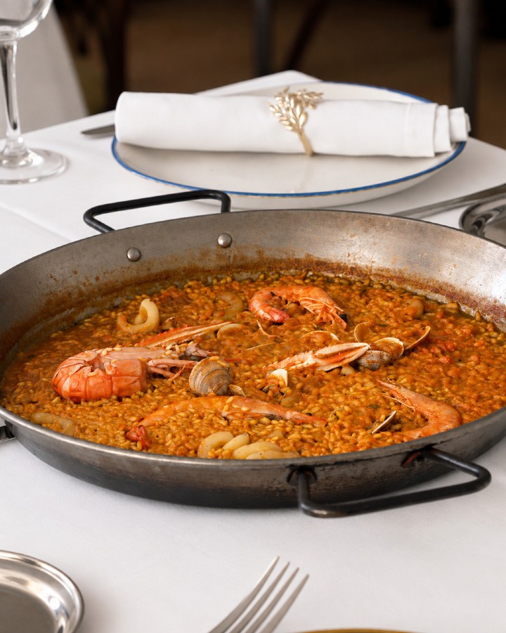 Un buen arroz, algo para compartir, una copa de vino y ese momento en el que nadie tiene prisa. ❤️
En Salamar, venimos a disfrutar de la buena mesa: arroces, mariscos y clásicos que siempre funcionan.
¿Con quién compartirías esta mesa? 👇
📍 C/ Cartagena 103, Madrid
🌐 https://f.mtr.cool/ig7tcph6u8
#Salamar #Marisquería #Madrid #Arroces #Mariscos #GastronomíaMadrid #RestaurantesMadrid #BuenaMesa