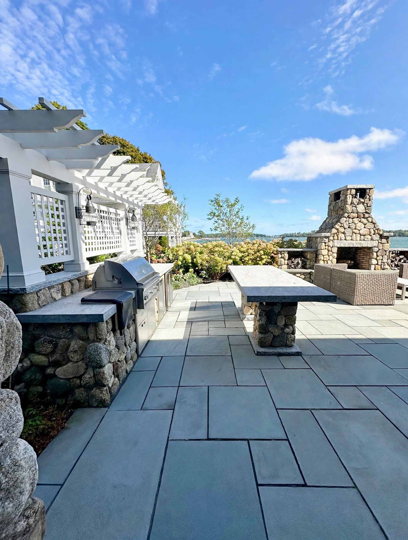 #outdoorfireplace #outdoorkitchens
