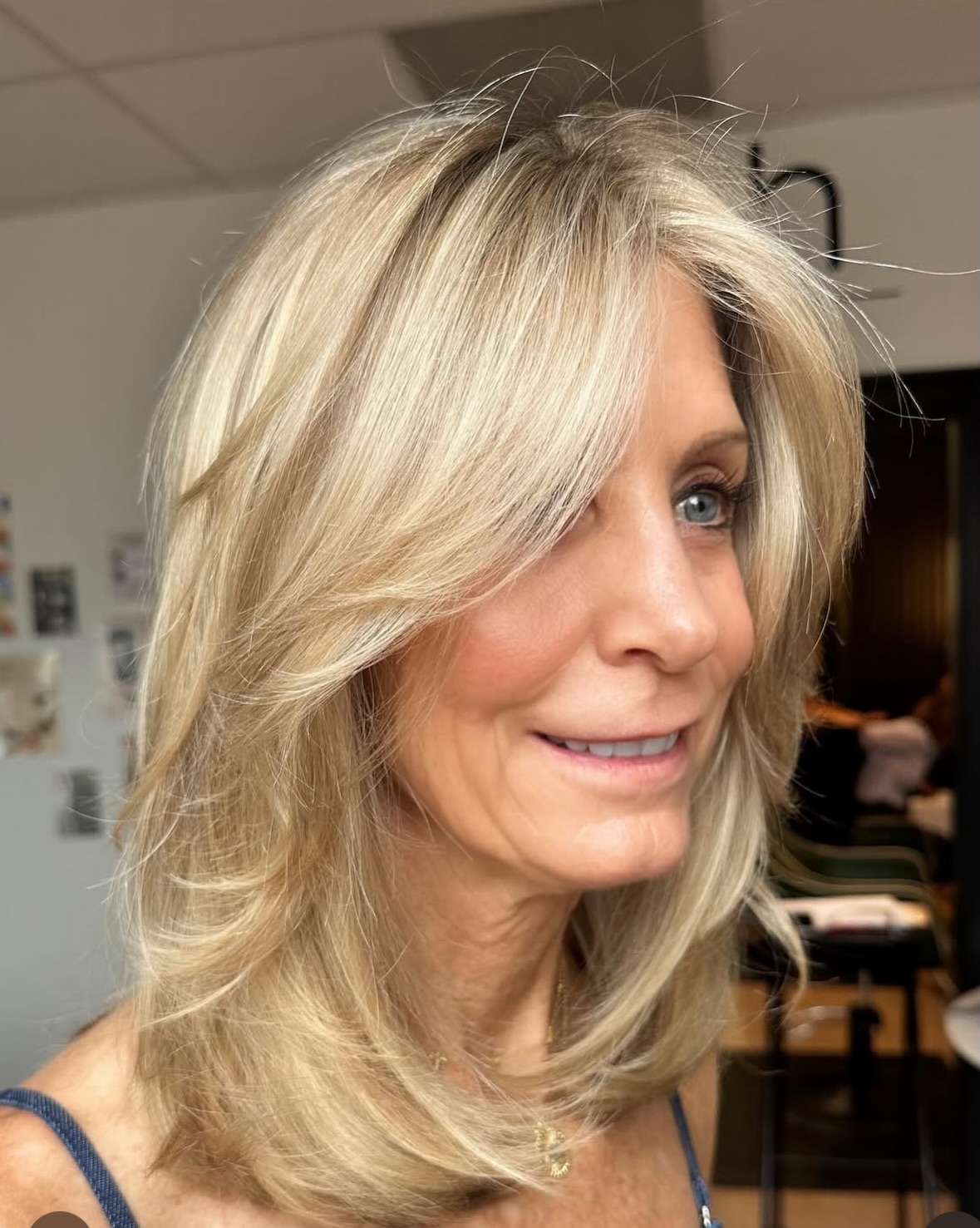 A fresh chop + golden blonde hi-LIGHTS done by the amazing @ashesrgray
Using color instead of bleach to create a softer, more natural-looking blonde that keeps the hair feeling healthy. ✨
Warm blondes are IN this season! Don’t be afraid to embrace the warmth. 🧡
#blonde #modernsalon #fallhairtrends #dmvhairsalon #hairstyles