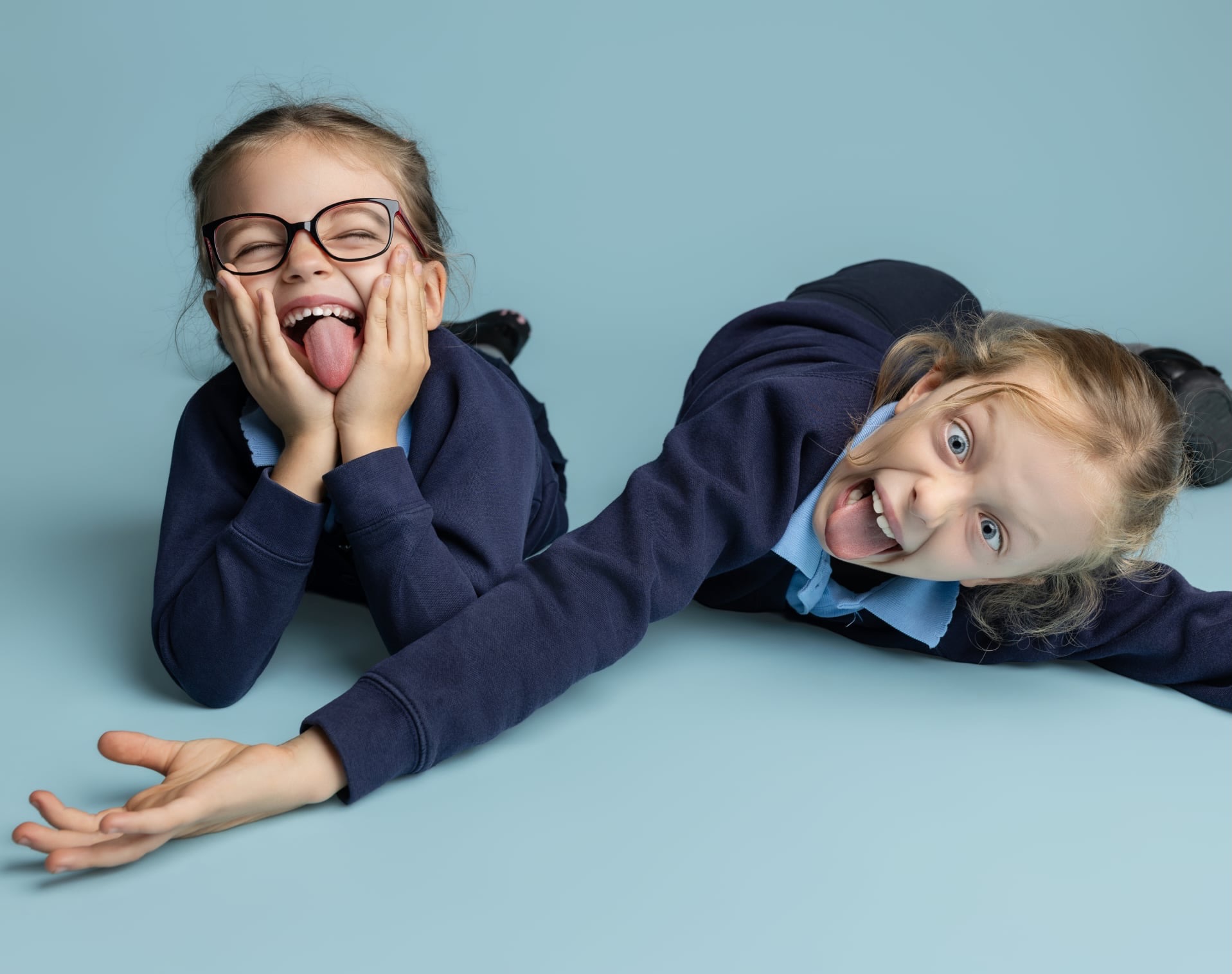 School photos are going as planned 😂💀🫣
Tongues out, Leo photo bombing and wanting to wear my maternity props.
A bit more fun and exciting than the school conveyer belt experience!
Running until 9th October 📸
