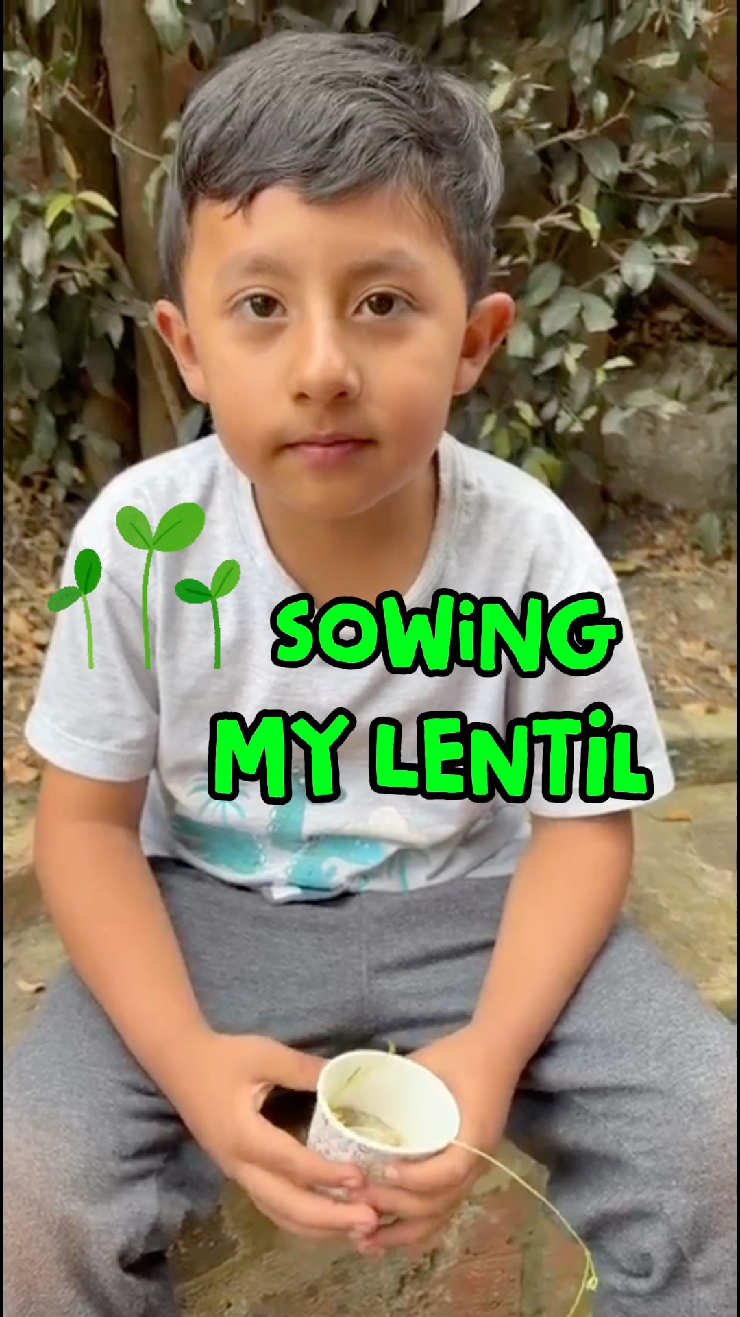 🌱✨ *¡Sembramos, cuidamos y vimos crecer!* ✨🌱
Nuestros pequeños científicos de Preescolar disfrutaron de una experiencia maravillosa con el proyecto *“Sembrando mi lenteja”*. 🫘💚
Con un vasito, algodón, agua y mucho amor, cada niño tuvo la oportunidad de observar de cerca cómo una pequeña semilla puede transformarse y comenzar a crecer. 🌱🔬
Hoy compartimos sus plantitas, sus descubrimientos y, sobre todo, la emoción de aprender haciendo. 👧🏻👦🏻✨
Porque cuando los niños *siembran una semilla, también siembran curiosidad, responsabilidad y amor por la naturaleza.* 🌎💚
*Learning by doing! 🌱🔍💫*
#SembrandoMiLenteja #PequeñosCientíficos #Preescolar #AprenderHaciendo #CienciasIntegradas #ProyectoDeAula #ExploradoresDelMundo #GimnasioJireh
